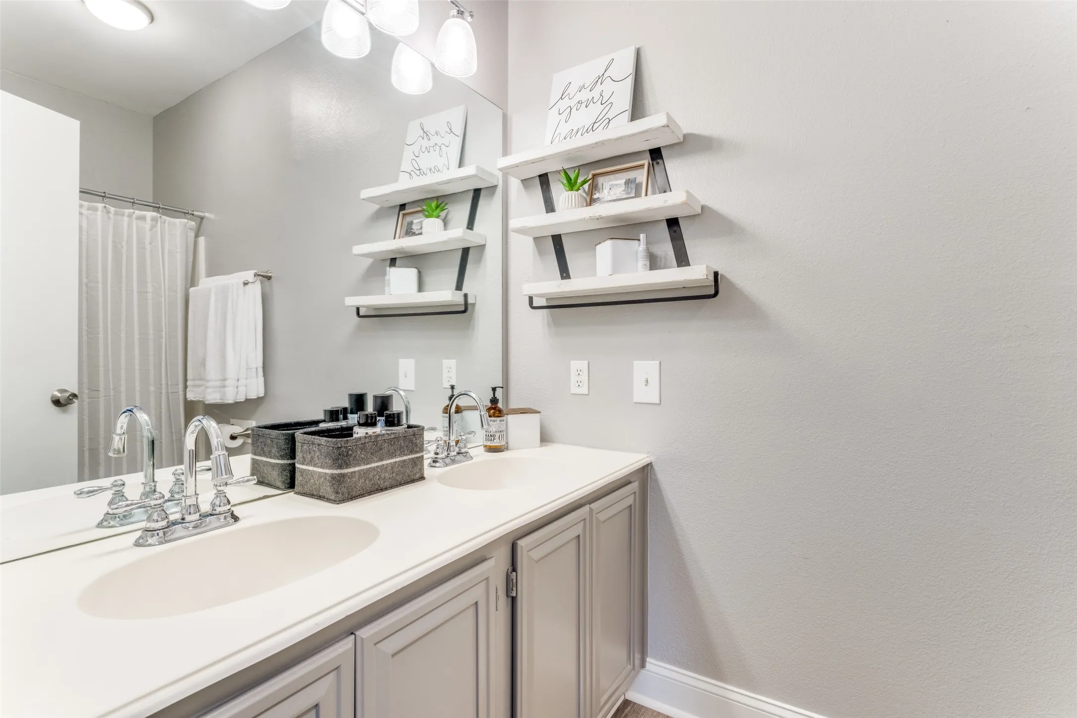 Single Family Residence For Rent in Collin County , 3607 Canyon View Court, Mc Kinney, Texas 75071, 4 Bedroom, 2 Bathroom, 2 Garage spaces, 1,994 Sqft, built in 1993, mls#21391921, Real Estate Agent in Mc Kinney, Homes For Rent in Collin county, Homes For Rent in Mc Kinney, Realtor in Mc Kinney Texas, Real Estate Brokerage Independent Realty Texas, Luminita Cordes Realtor