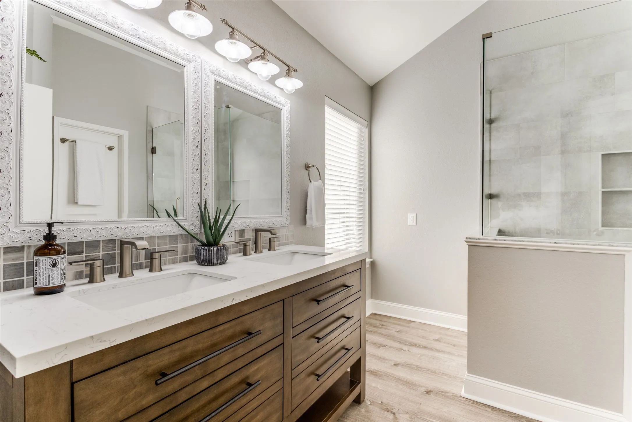 Single Family Residence For Rent in Collin County , 3607 Canyon View Court, Mc Kinney, Texas 75071, 4 Bedroom, 2 Bathroom, 2 Garage spaces, 1,994 Sqft, built in 1993, mls#21391921, Real Estate Agent in Mc Kinney, Homes For Rent in Collin county, Homes For Rent in Mc Kinney, Realtor in Mc Kinney Texas, Real Estate Brokerage Independent Realty Texas, Luminita Cordes Realtor