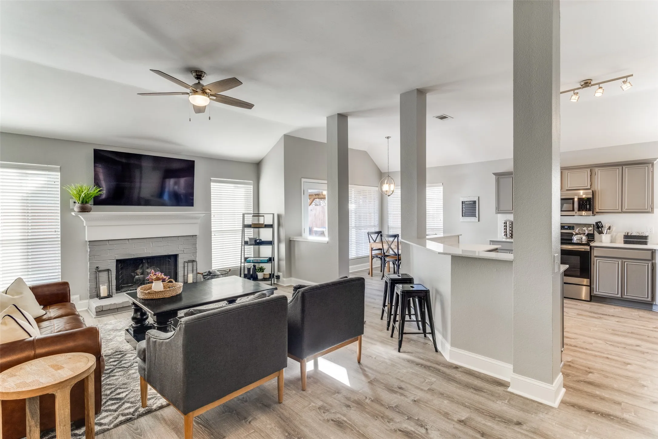 Single Family Residence For Rent in Collin County , 3607 Canyon View Court, Mc Kinney, Texas 75071, 4 Bedroom, 2 Bathroom, 2 Garage spaces, 1,994 Sqft, built in 1993, mls#21391921, Real Estate Agent in Mc Kinney, Homes For Rent in Collin county, Homes For Rent in Mc Kinney, Realtor in Mc Kinney Texas, Real Estate Brokerage Independent Realty Texas, Luminita Cordes Realtor
