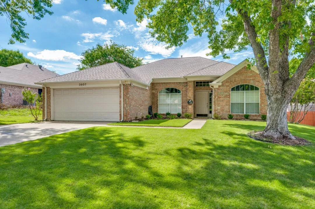 Single Family Residence For Rent in Collin County , 3607 Canyon View Court, Mc Kinney, Texas 75071, 4 Bedroom, 2 Bathroom, 2 Garage spaces, 1,994 Sqft, built in 1993, mls#21391921, Real Estate Agent in Mc Kinney, Homes For Rent in Collin county, Homes For Rent in Mc Kinney, Realtor in Mc Kinney Texas, Real Estate Brokerage Independent Realty Texas, Luminita Cordes Realtor