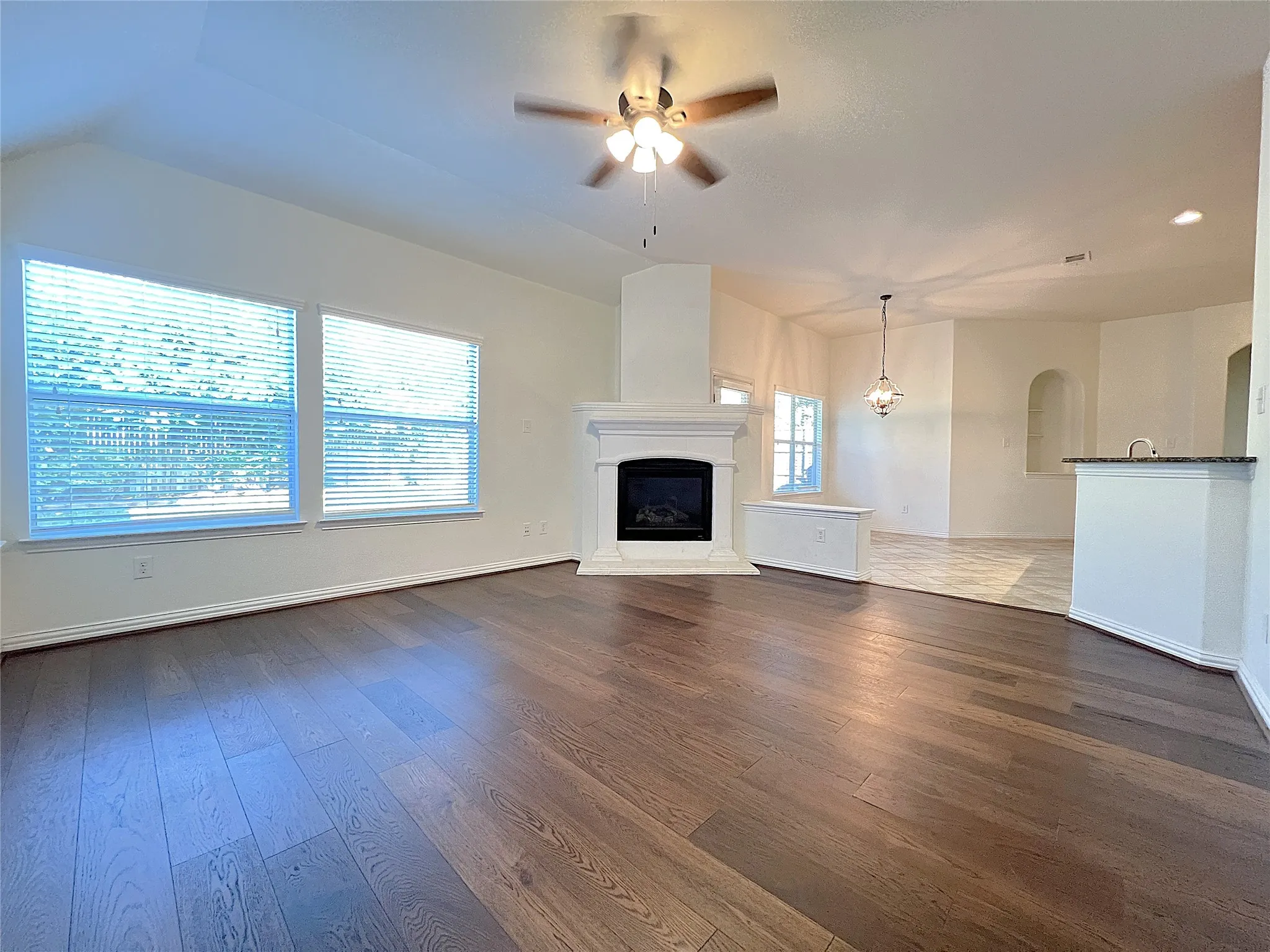 Single Family Residence For Rent in Denton County , 4120 Colina Avenue, Denton, Texas 76210, 4 Bedroom, 2 Bathroom, 2 Garage spaces, 2,140 Sqft, built in 2009, mls#21391953, Real Estate Agent in Denton, Homes For Rent in Denton county, Homes For Rent in Denton, Realtor in Denton Texas, Real Estate Brokerage Independent Realty Texas, Luminita Cordes Realtor