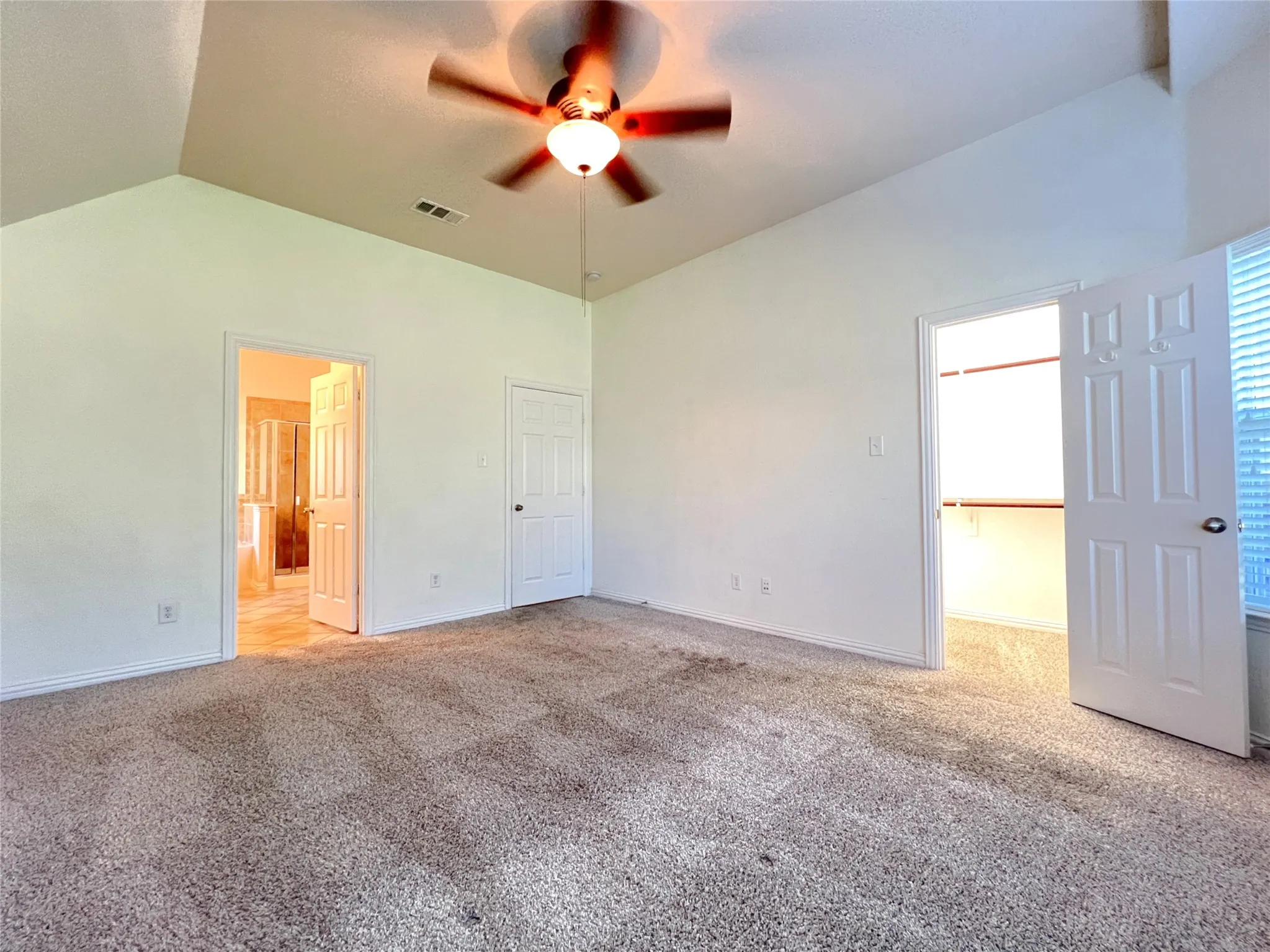 Single Family Residence For Rent in Denton County , 4120 Colina Avenue, Denton, Texas 76210, 4 Bedroom, 2 Bathroom, 2 Garage spaces, 2,140 Sqft, built in 2009, mls#21391953, Real Estate Agent in Denton, Homes For Rent in Denton county, Homes For Rent in Denton, Realtor in Denton Texas, Real Estate Brokerage Independent Realty Texas, Luminita Cordes Realtor