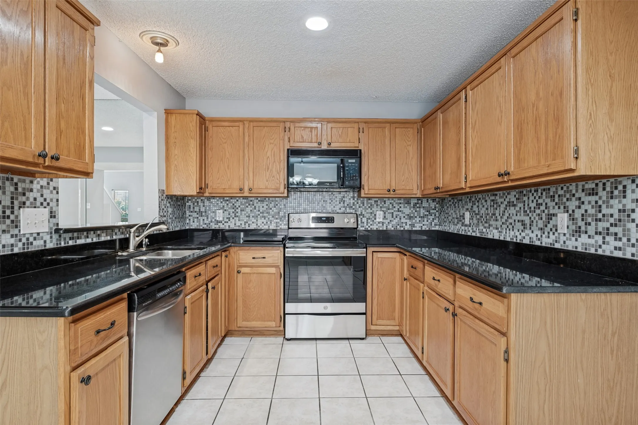 Single Family Residence For Sale in Dallas County , 1733 Palo Alto Drive, Mesquite, Texas 75150, 3 Bedroom, 2 Bathroom, 2 Garage spaces, 1,599 Sqft, built in 1989, mls#21346685, Real Estate Agent in Mesquite, Homes For Sale in Dallas county, Homes For Sale in Mesquite, Realtor in Mesquite Texas, Real Estate Brokerage Independent Realty Texas, Luminita Cordes Realtor