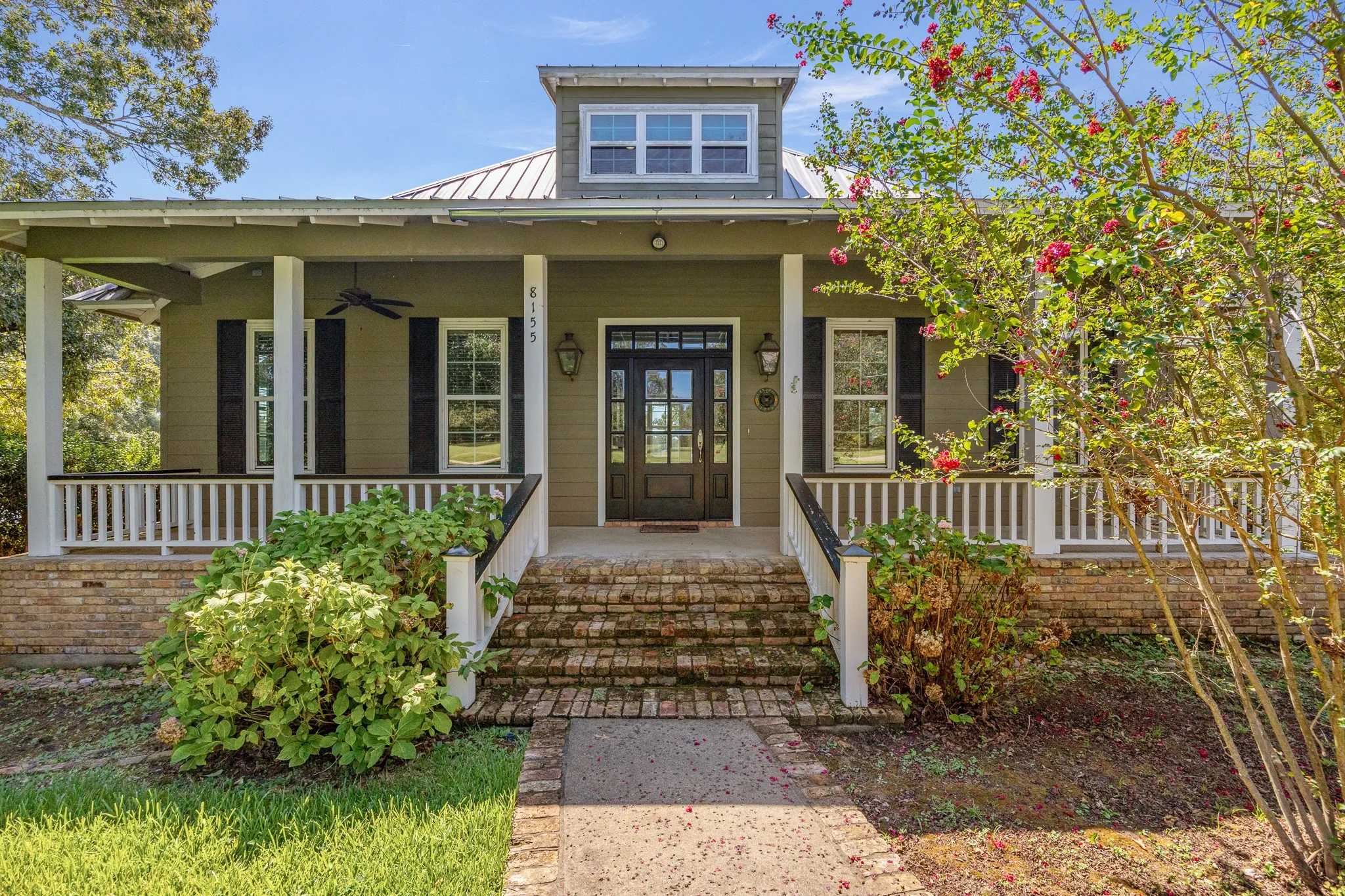Single Family Residence For Sale in Henderson County , 8155 E Lake, Murchison, Texas 75778, 3 Bedroom, 3 Bathroom, 2 Garage spaces, 2,478 Sqft, built in 2011, mls#21385863, Real Estate Agent in Murchison, Homes For Sale in Henderson county, Homes For Sale in Murchison, Realtor in Murchison Texas, Real Estate Brokerage Independent Realty Texas, Luminita Cordes Realtor