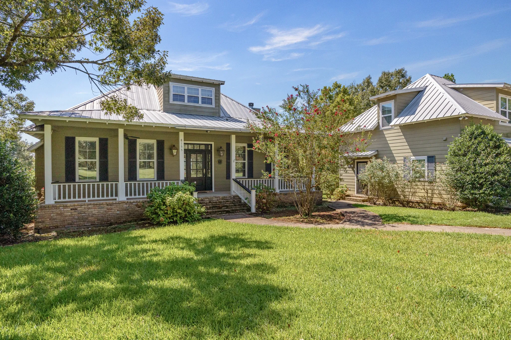 Single Family Residence For Sale in Henderson County , 8155 E Lake, Murchison, Texas 75778, 3 Bedroom, 3 Bathroom, 2 Garage spaces, 2,478 Sqft, built in 2011, mls#21385863, Real Estate Agent in Murchison, Homes For Sale in Henderson county, Homes For Sale in Murchison, Realtor in Murchison Texas, Real Estate Brokerage Independent Realty Texas, Luminita Cordes Realtor