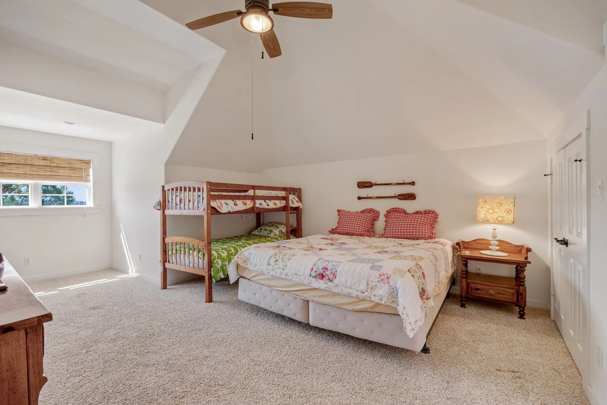 Single Family Residence For Sale in Henderson County , 8155 E Lake, Murchison, Texas 75778, 3 Bedroom, 3 Bathroom, 2 Garage spaces, 2,478 Sqft, built in 2011, mls#21385863, Real Estate Agent in Murchison, Homes For Sale in Henderson county, Homes For Sale in Murchison, Realtor in Murchison Texas, Real Estate Brokerage Independent Realty Texas, Luminita Cordes Realtor