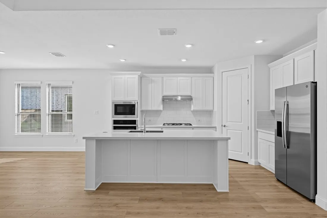 1516 Chestnut Gardens ~ Ready Now