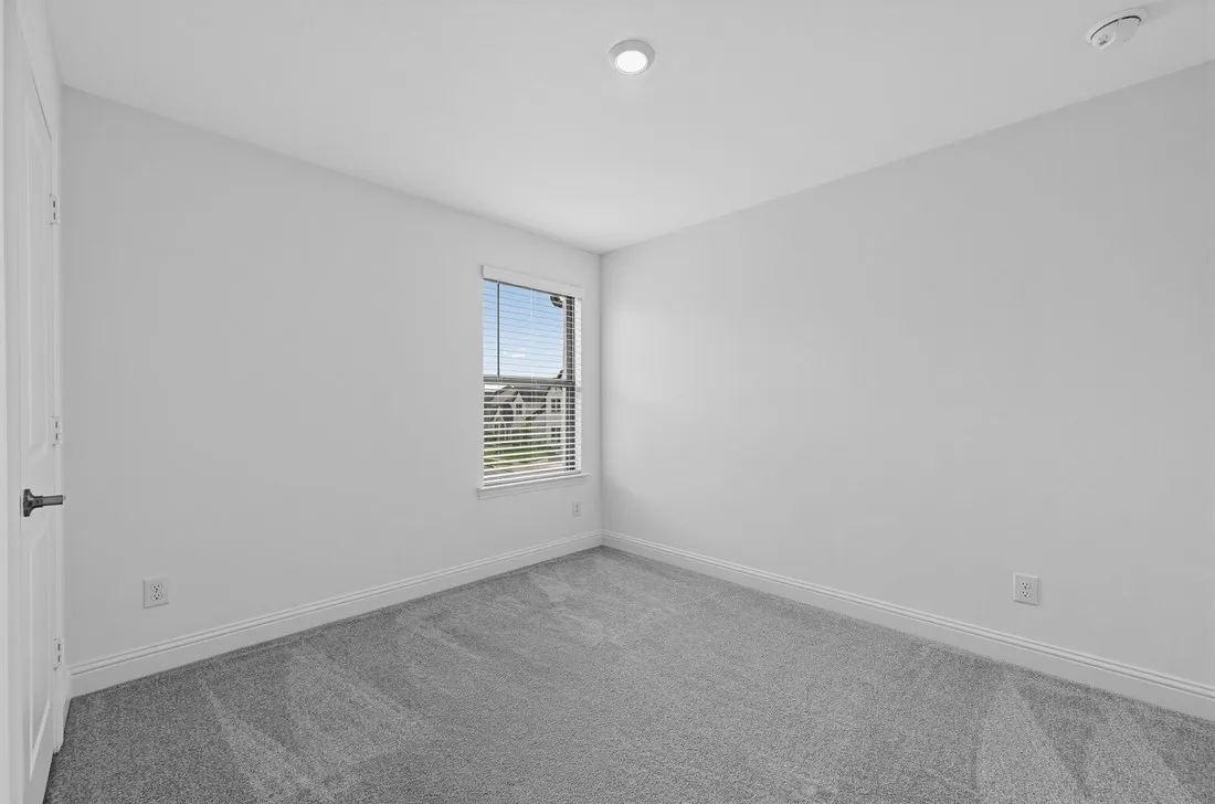 1516 Chestnut Gardens ~ Ready Now