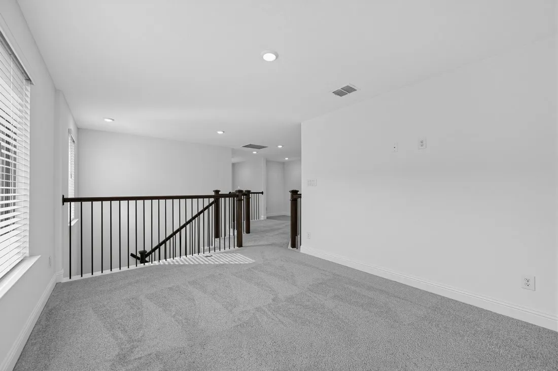 1516 Chestnut Gardens ~ Ready Now