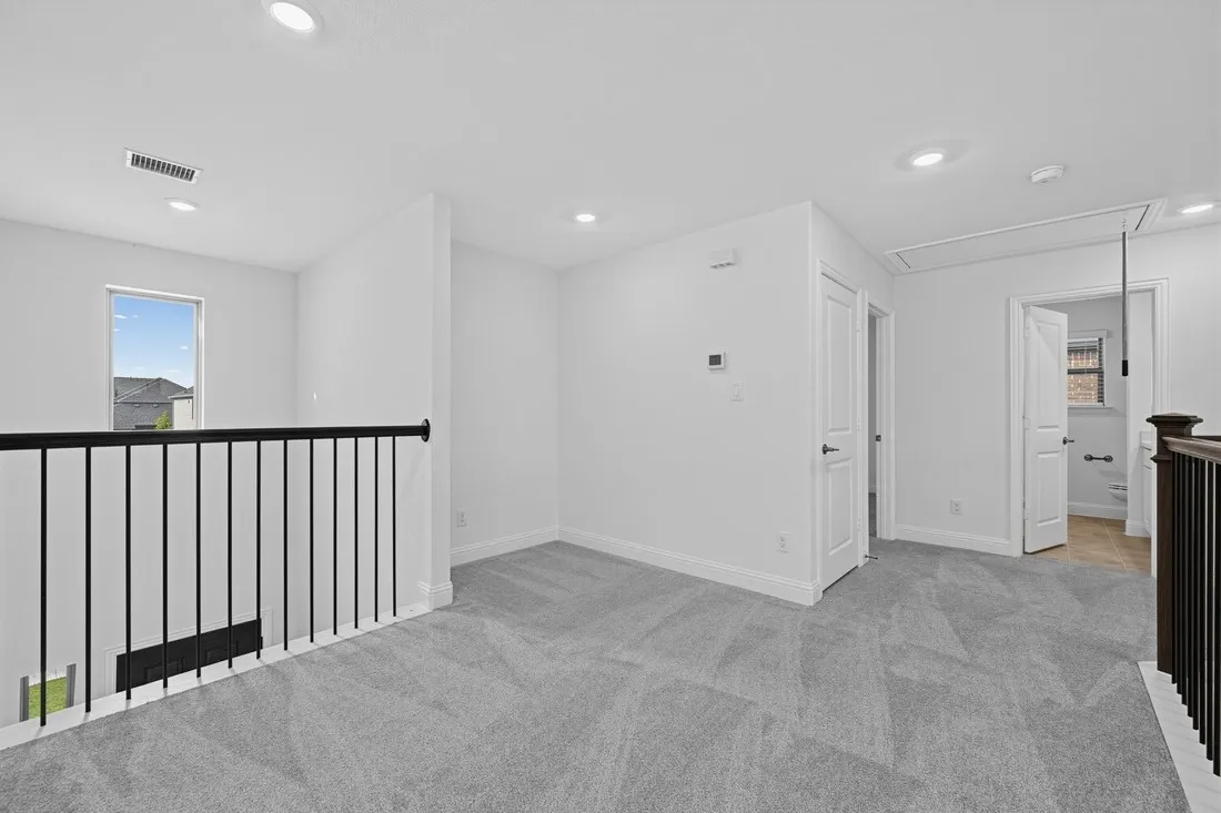 1516 Chestnut Gardens ~ Ready Now