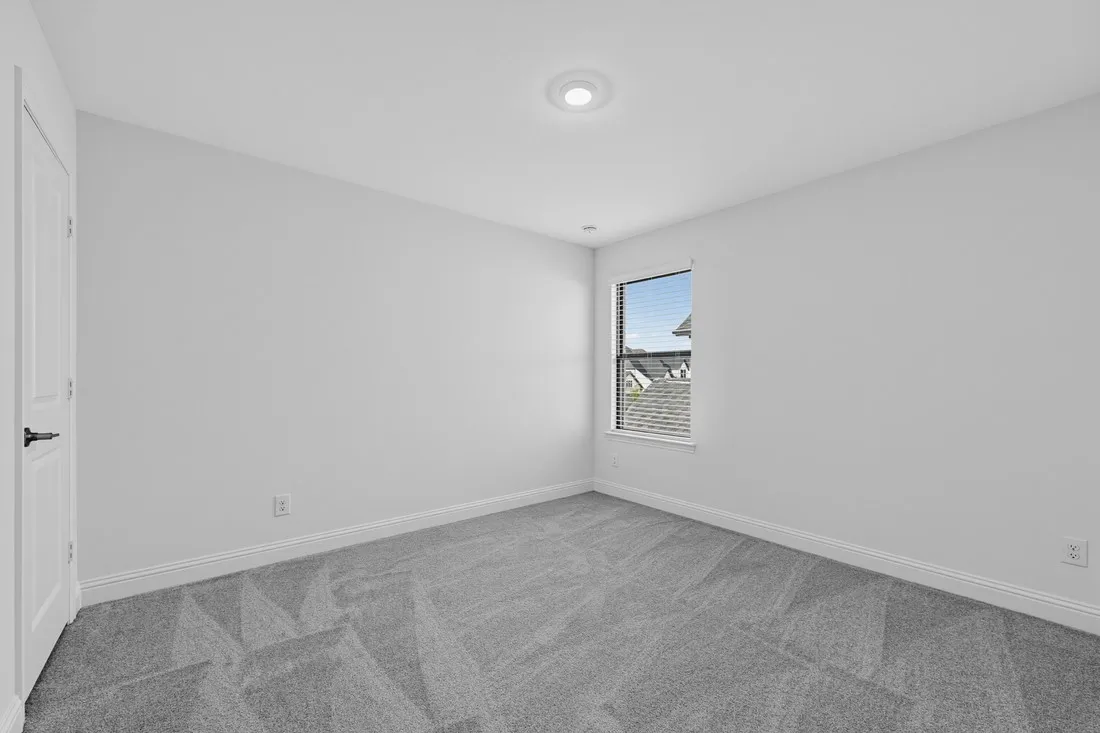 1516 Chestnut Gardens ~ Ready Now