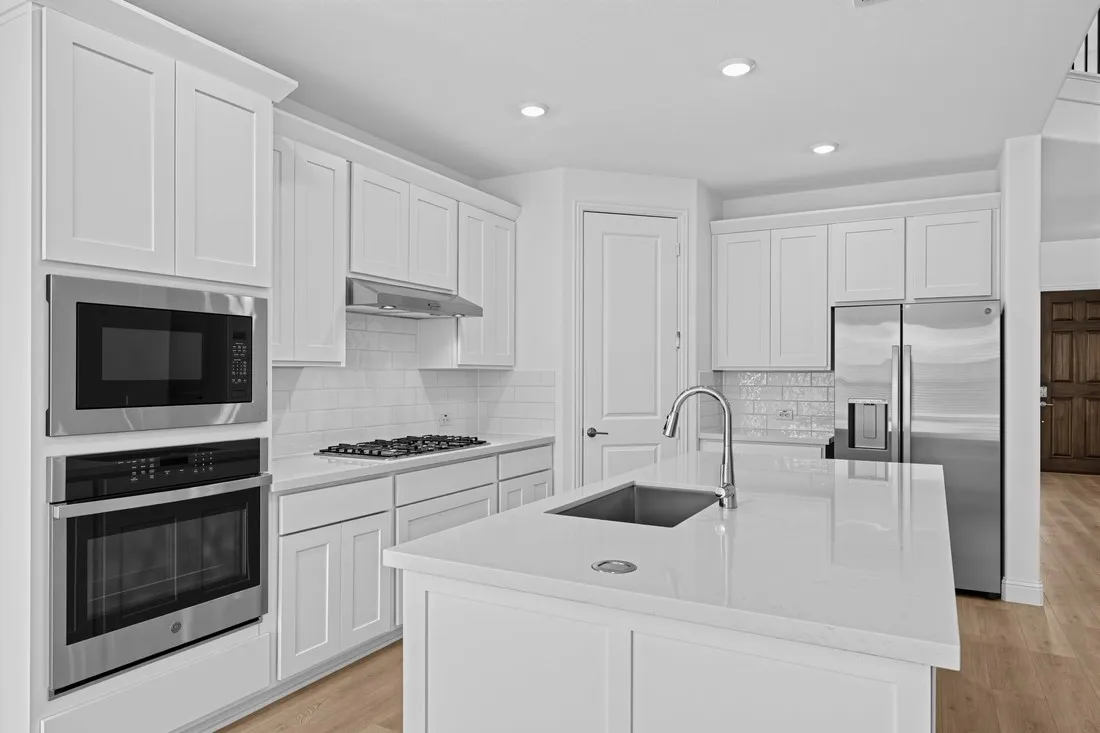 1516 Chestnut Gardens ~ Ready Now