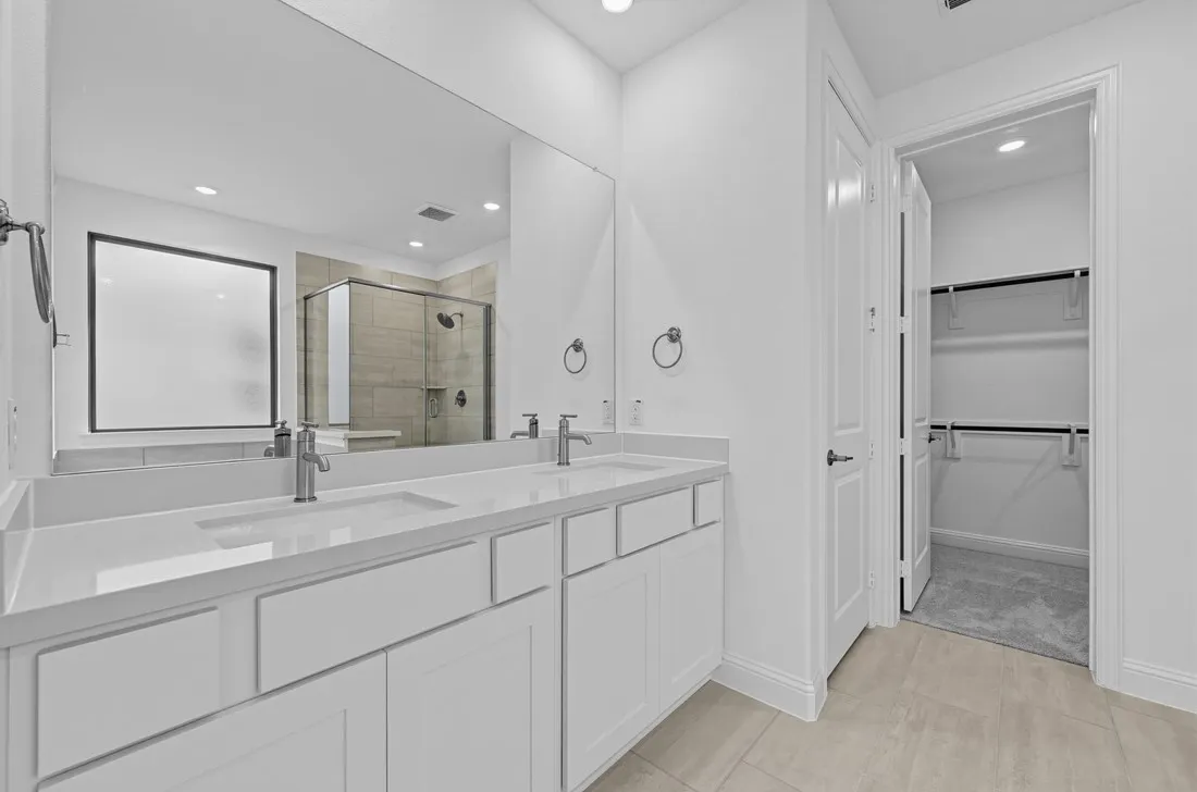 1516 Chestnut Gardens ~ Ready Now