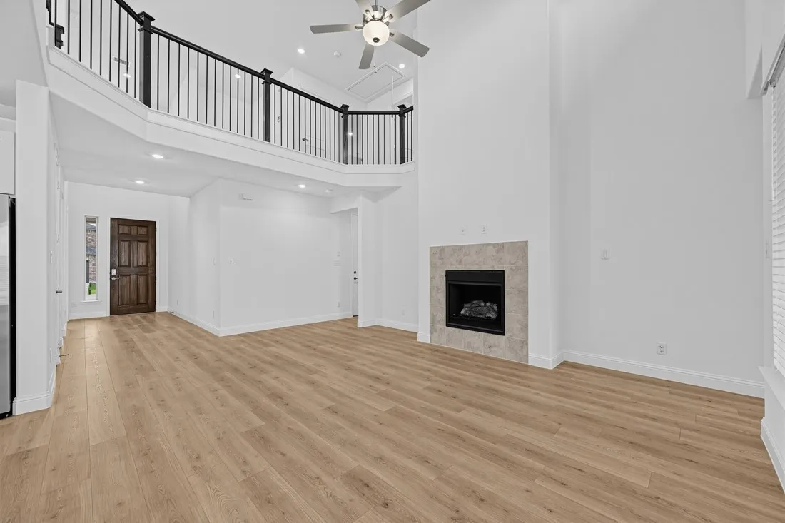 1516 Chestnut Gardens ~ Ready Now