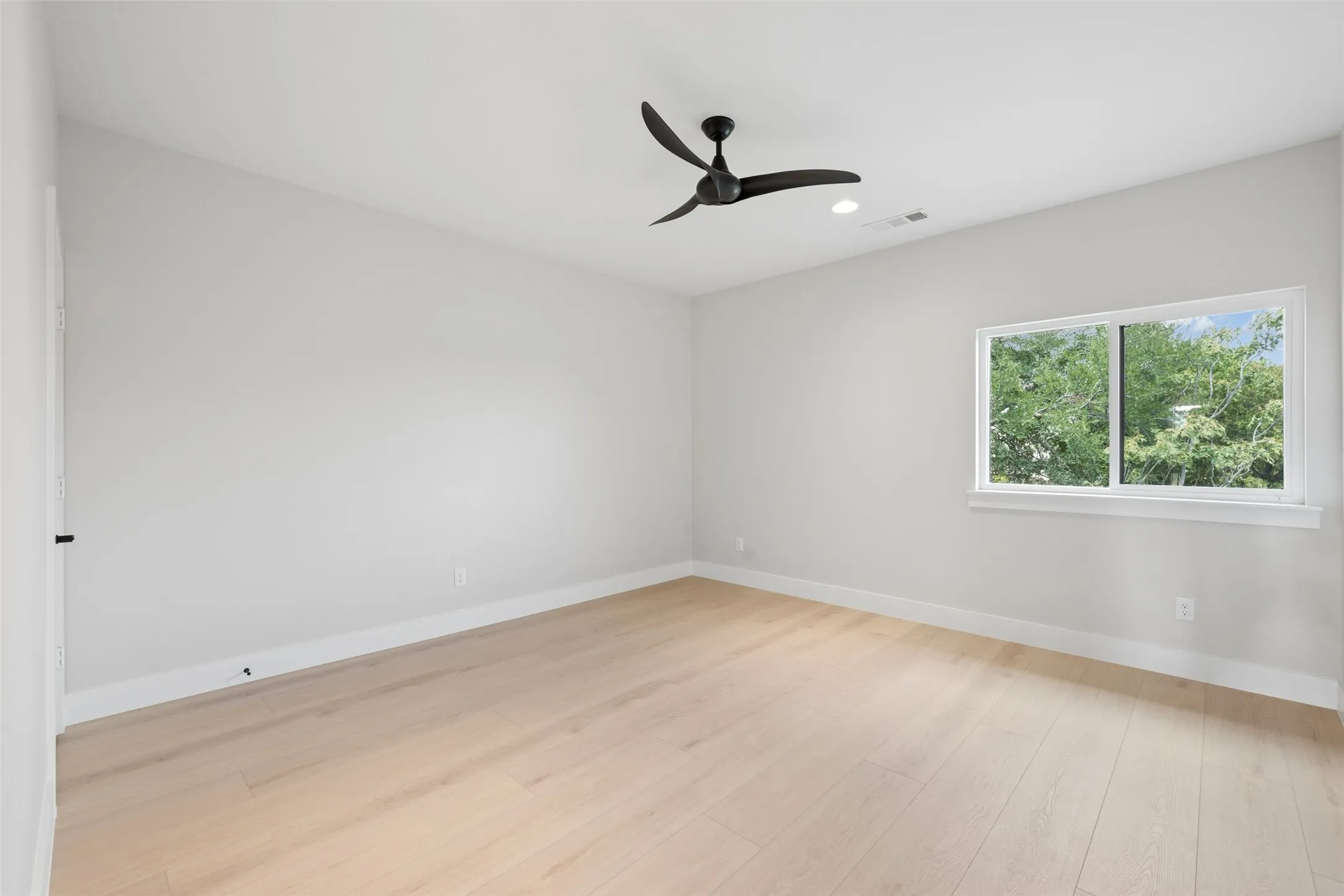 Single Family Residence For Sale in Denton County , 505 Reed Street, Roanoke, Texas 76262, 4 Bedroom, 5 Bathroom, 3 Garage spaces, 3,527 Sqft, built in 2026, mls#21342515, Real Estate Agent in Roanoke, Homes For Sale in Denton county, Homes For Sale in Roanoke, Realtor in Roanoke Texas, Real Estate Brokerage Independent Realty Texas, Luminita Cordes Realtor