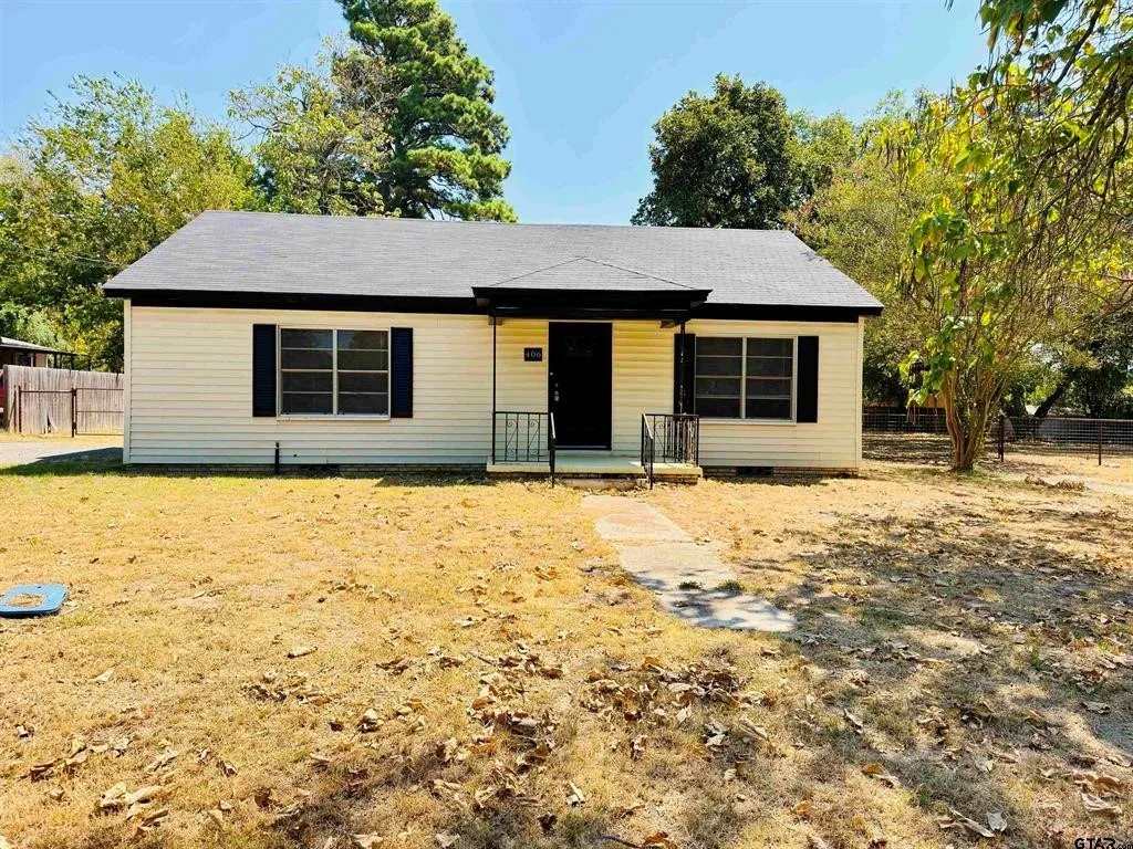Single Family Residence For Sale