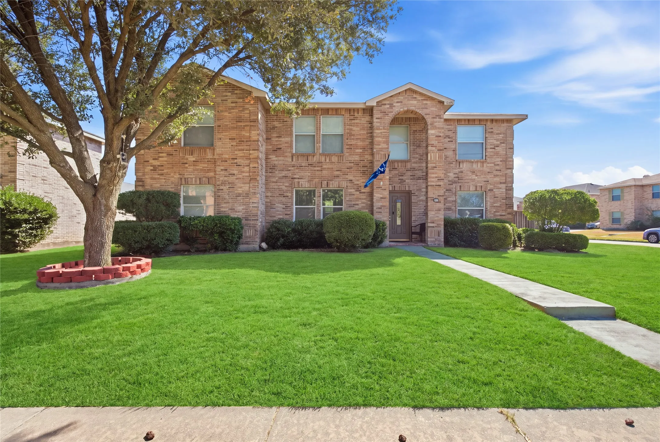 Single Family Residence For Sale in Dallas County , 1220 Highview Drive, Cedar Hill, Texas 75104, 5 Bedroom, 3 Bathroom, 2 Garage spaces, 3,648 Sqft, built in 2002, mls#21391980, Real Estate Agent in Cedar Hill, Homes For Sale in Dallas county, Homes For Sale in Cedar Hill, Realtor in Cedar Hill Texas, Real Estate Brokerage Independent Realty Texas, Luminita Cordes Realtor