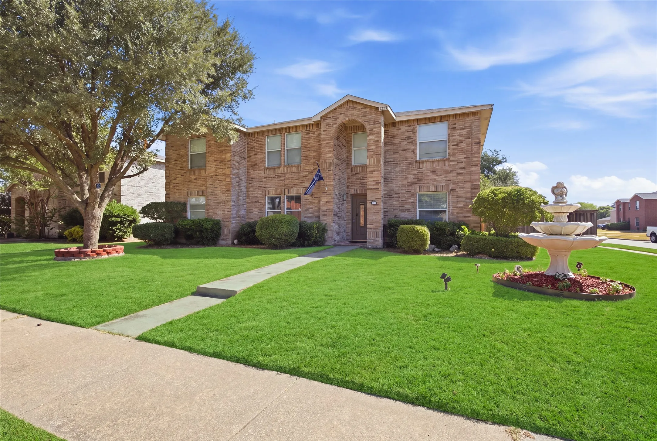 Single Family Residence For Sale in Dallas County , 1220 Highview Drive, Cedar Hill, Texas 75104, 5 Bedroom, 3 Bathroom, 2 Garage spaces, 3,648 Sqft, built in 2002, mls#21391980, Real Estate Agent in Cedar Hill, Homes For Sale in Dallas county, Homes For Sale in Cedar Hill, Realtor in Cedar Hill Texas, Real Estate Brokerage Independent Realty Texas, Luminita Cordes Realtor