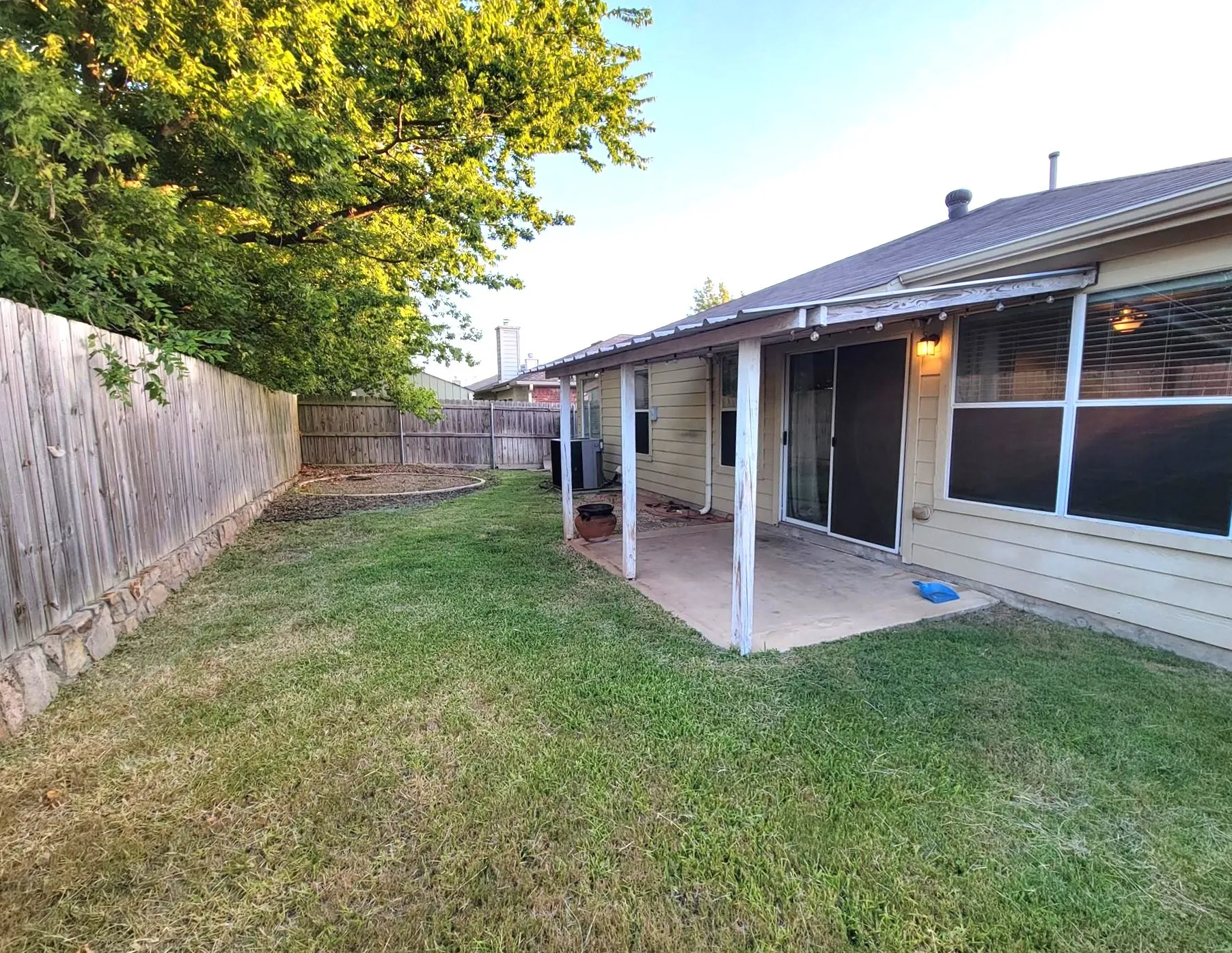 Single Family Residence For Rent in Grayson County , 1434 Pintail Drive, Sherman, Texas 75092, 3 Bedroom, 2 Bathroom, 2 Garage spaces, 1,870 Sqft, built in 2007, mls#21391984, Real Estate Agent in Sherman, Homes For Rent in Grayson county, Homes For Rent in Sherman, Realtor in Sherman Texas, Real Estate Brokerage Independent Realty Texas, Luminita Cordes Realtor