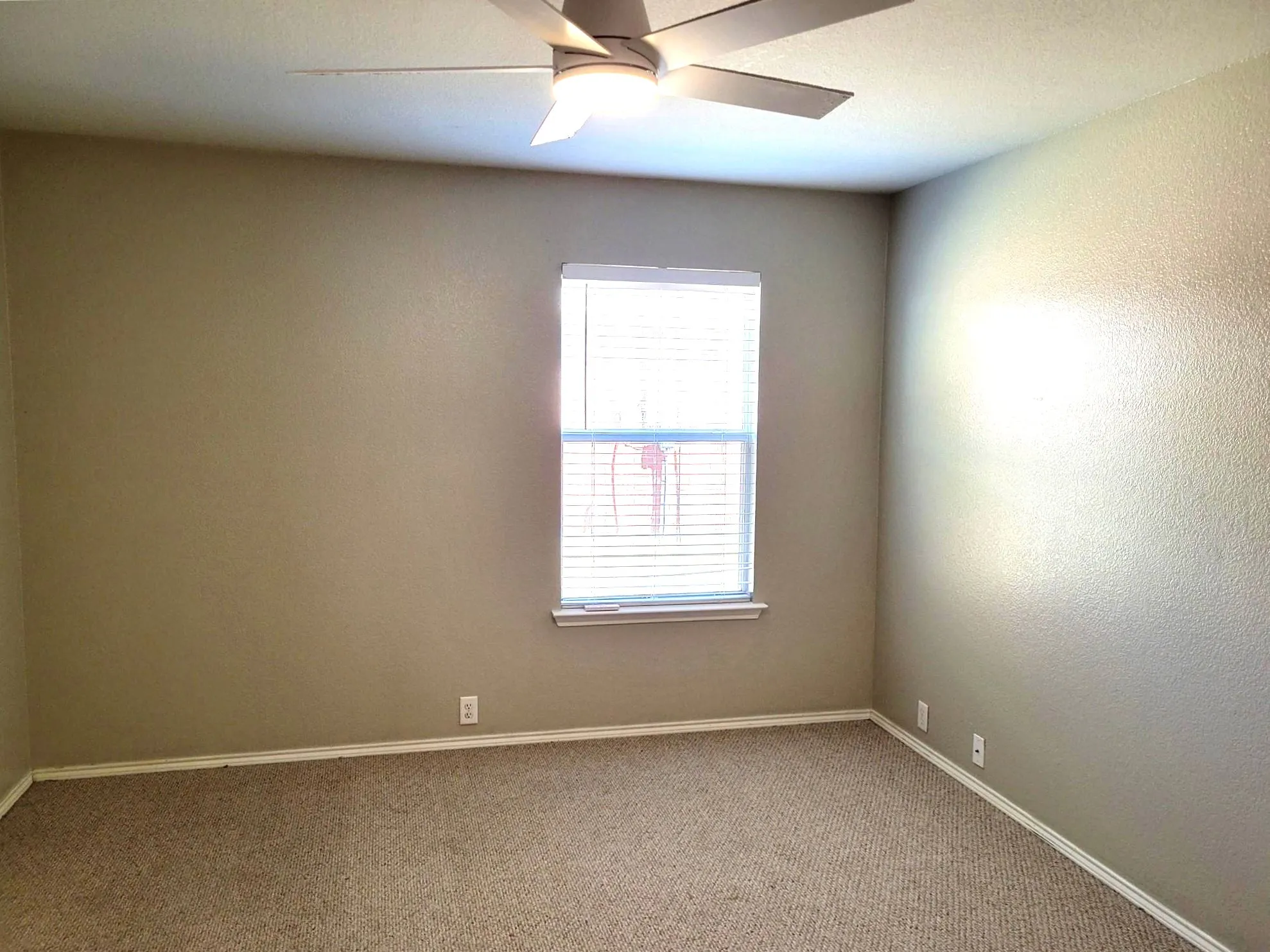 Single Family Residence For Rent in Grayson County , 1434 Pintail Drive, Sherman, Texas 75092, 3 Bedroom, 2 Bathroom, 2 Garage spaces, 1,870 Sqft, built in 2007, mls#21391984, Real Estate Agent in Sherman, Homes For Rent in Grayson county, Homes For Rent in Sherman, Realtor in Sherman Texas, Real Estate Brokerage Independent Realty Texas, Luminita Cordes Realtor
