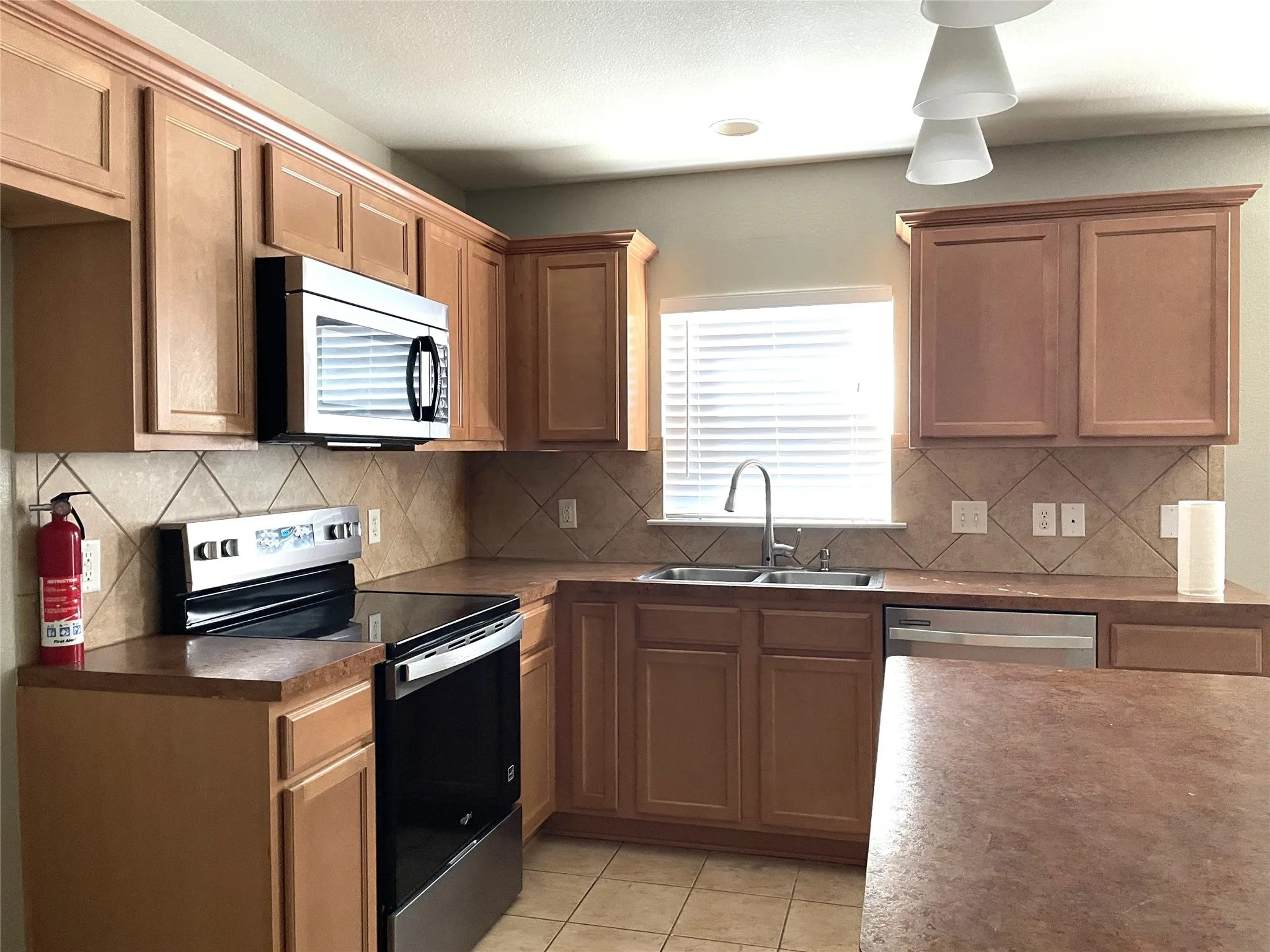 Single Family Residence For Rent in Grayson County , 1434 Pintail Drive, Sherman, Texas 75092, 3 Bedroom, 2 Bathroom, 2 Garage spaces, 1,870 Sqft, built in 2007, mls#21391984, Real Estate Agent in Sherman, Homes For Rent in Grayson county, Homes For Rent in Sherman, Realtor in Sherman Texas, Real Estate Brokerage Independent Realty Texas, Luminita Cordes Realtor