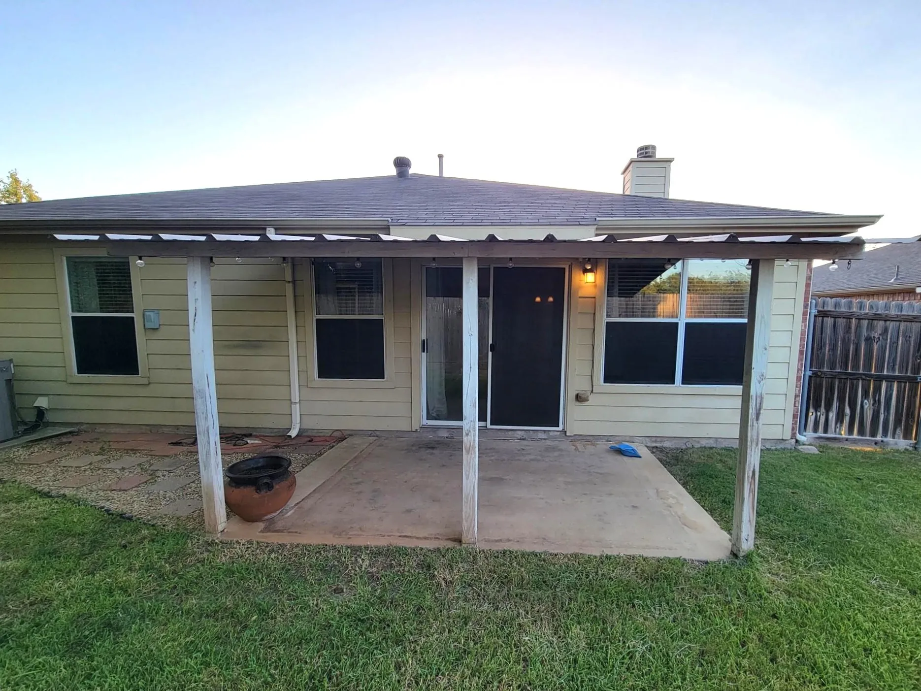 Single Family Residence For Rent in Grayson County , 1434 Pintail Drive, Sherman, Texas 75092, 3 Bedroom, 2 Bathroom, 2 Garage spaces, 1,870 Sqft, built in 2007, mls#21391984, Real Estate Agent in Sherman, Homes For Rent in Grayson county, Homes For Rent in Sherman, Realtor in Sherman Texas, Real Estate Brokerage Independent Realty Texas, Luminita Cordes Realtor