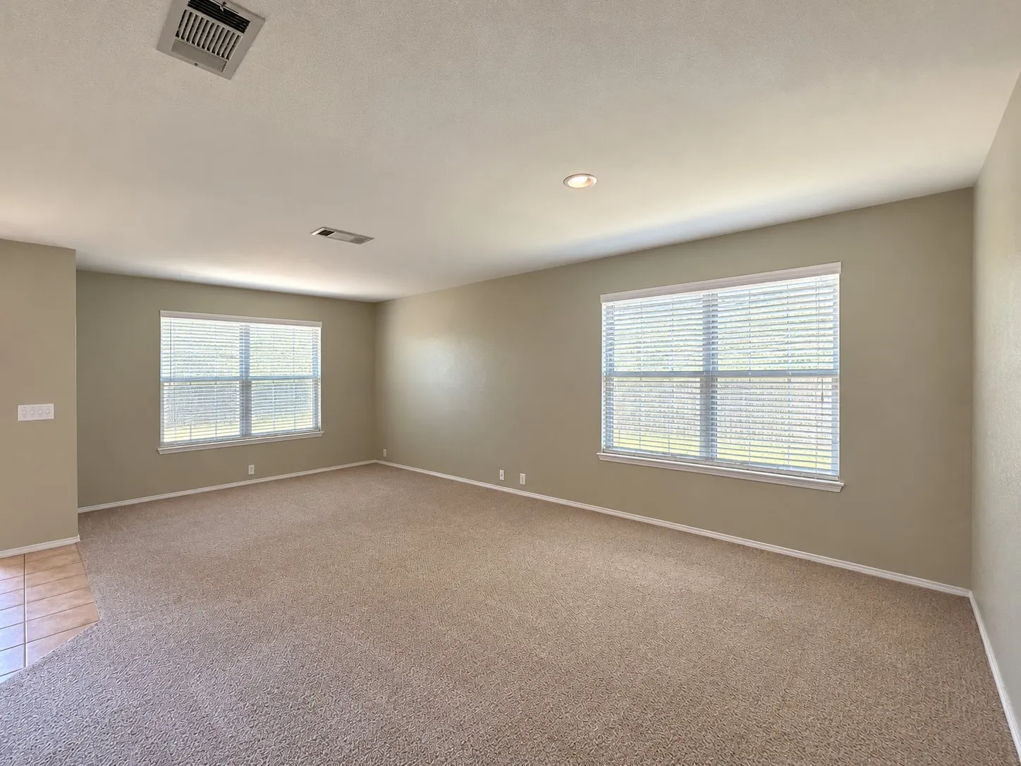 Single Family Residence For Rent in Grayson County , 1434 Pintail Drive, Sherman, Texas 75092, 3 Bedroom, 2 Bathroom, 2 Garage spaces, 1,870 Sqft, built in 2007, mls#21391984, Real Estate Agent in Sherman, Homes For Rent in Grayson county, Homes For Rent in Sherman, Realtor in Sherman Texas, Real Estate Brokerage Independent Realty Texas, Luminita Cordes Realtor