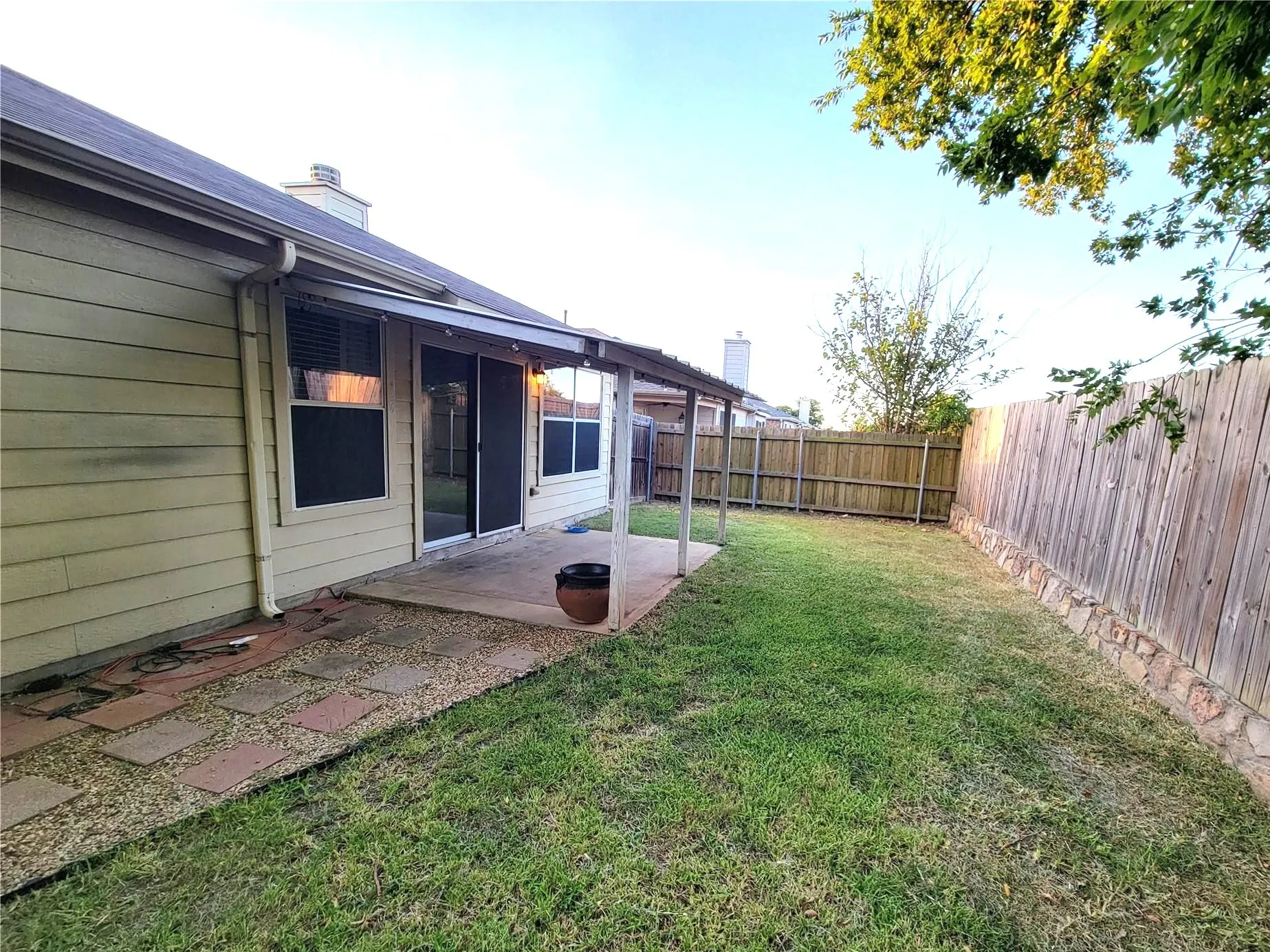 Single Family Residence For Rent in Grayson County , 1434 Pintail Drive, Sherman, Texas 75092, 3 Bedroom, 2 Bathroom, 2 Garage spaces, 1,870 Sqft, built in 2007, mls#21391984, Real Estate Agent in Sherman, Homes For Rent in Grayson county, Homes For Rent in Sherman, Realtor in Sherman Texas, Real Estate Brokerage Independent Realty Texas, Luminita Cordes Realtor