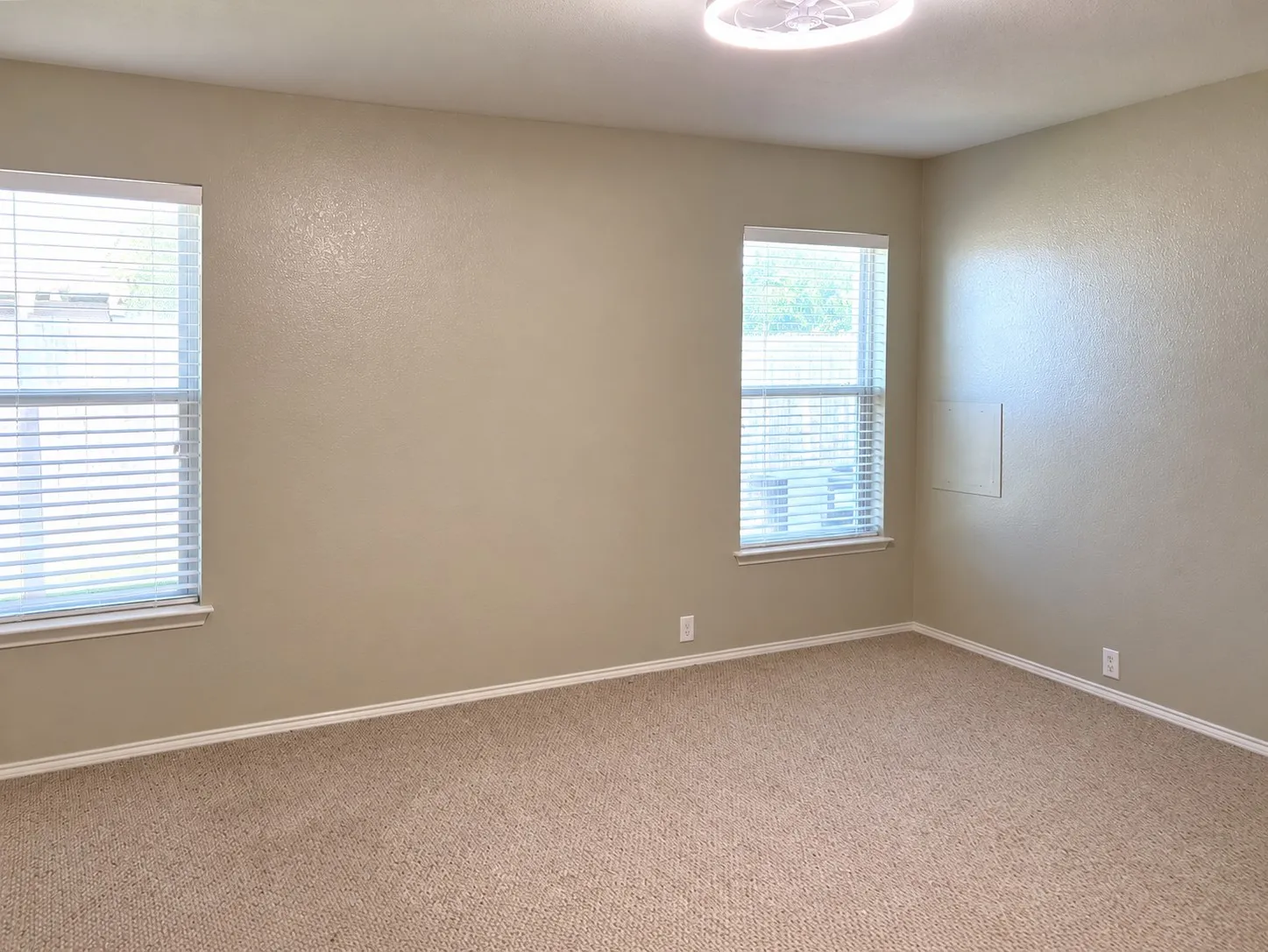 Single Family Residence For Rent in Grayson County , 1434 Pintail Drive, Sherman, Texas 75092, 3 Bedroom, 2 Bathroom, 2 Garage spaces, 1,870 Sqft, built in 2007, mls#21391984, Real Estate Agent in Sherman, Homes For Rent in Grayson county, Homes For Rent in Sherman, Realtor in Sherman Texas, Real Estate Brokerage Independent Realty Texas, Luminita Cordes Realtor