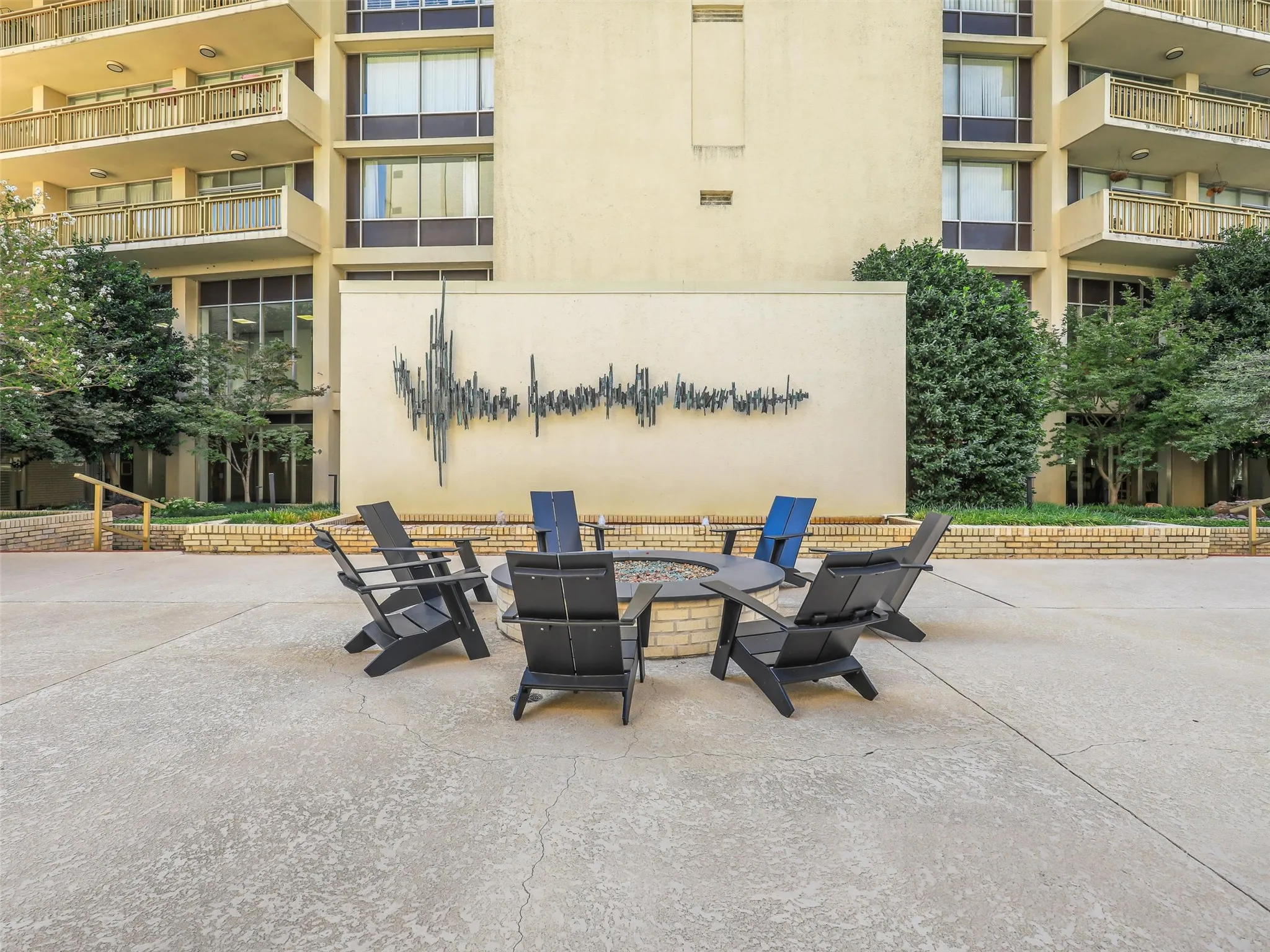 Preston Tower offers elevated, low-maintenance lifestyle: 24hr concierge & security, pool with fire pit & courtyard lounge, fitness center, tennis & pickleball court, dog park, community club room with library & car wash bay. First two floors offer on-site conveniences incl a coffee cafe, cocktail lounge, salons, barber shop, flower shop & more.
