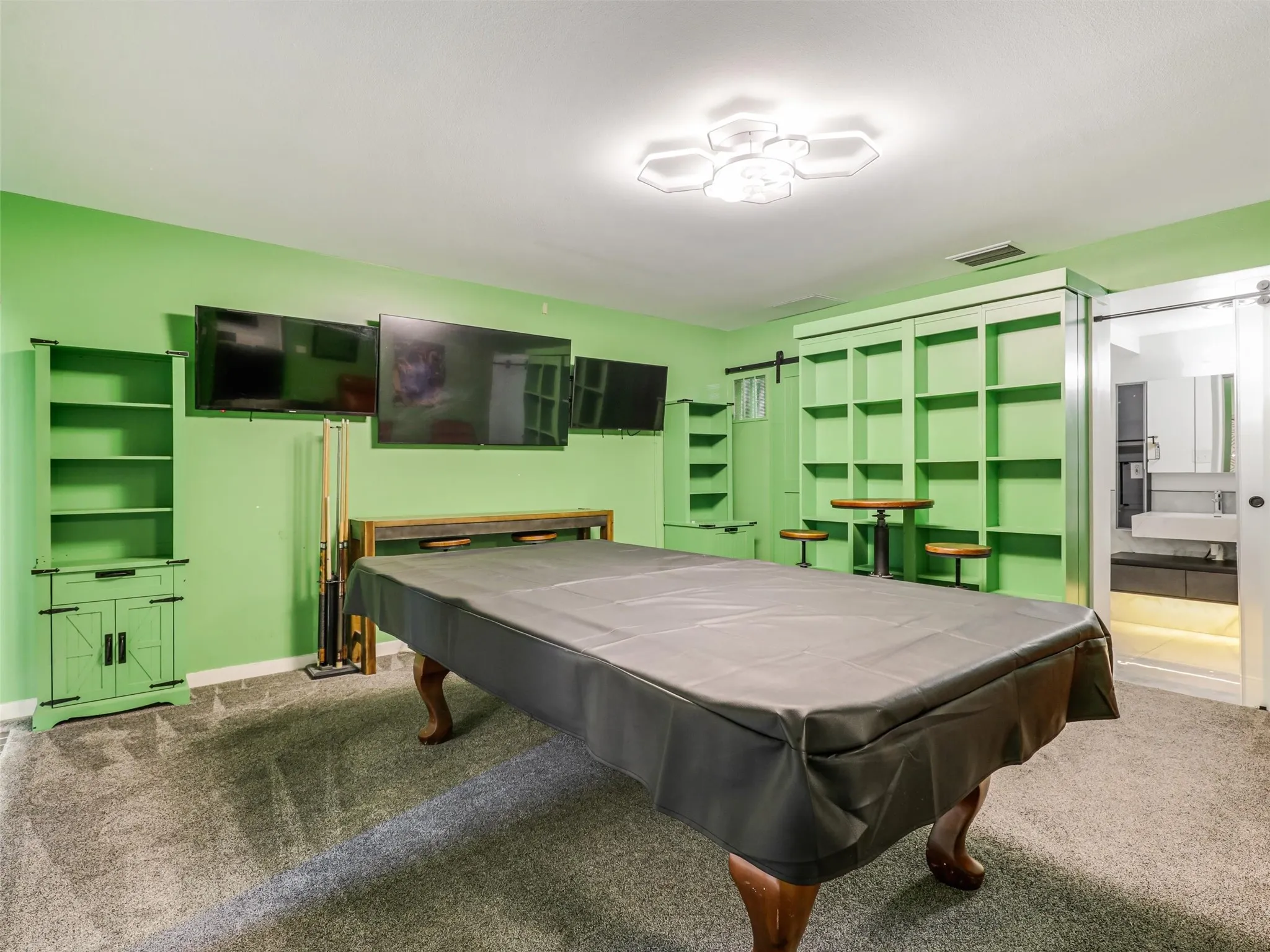 Second Primary - has en suite and there is a Murphy bed which can convey