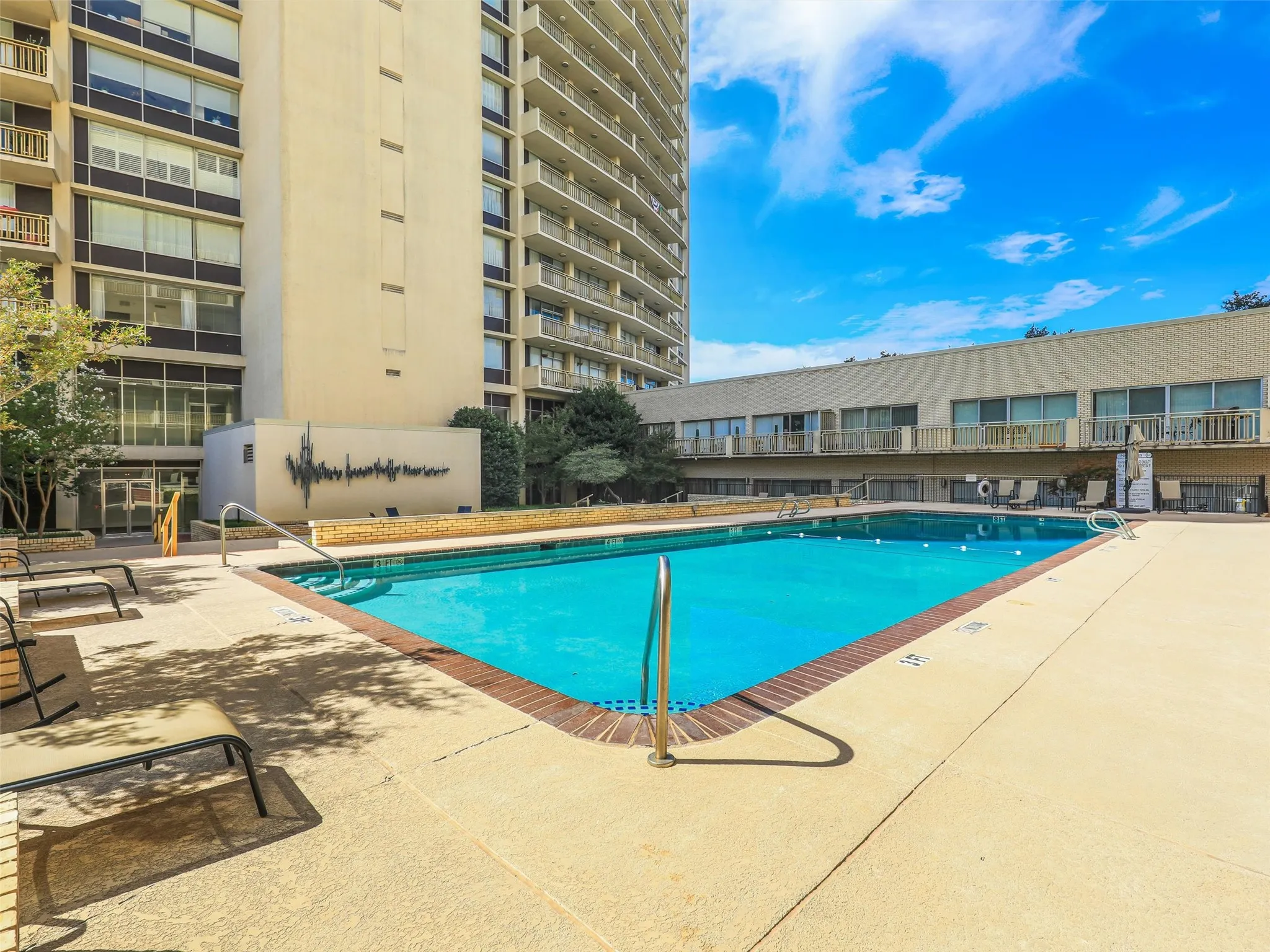Preston Tower offers elevated, low-maintenance lifestyle: 24hr concierge & security, pool with fire pit & courtyard lounge, fitness center, tennis & pickleball court, dog park, community club room with library & car wash bay. First two floors offer on-site conveniences incl a coffee cafe, cocktail lounge, salons, barber shop, flower shop & more.
