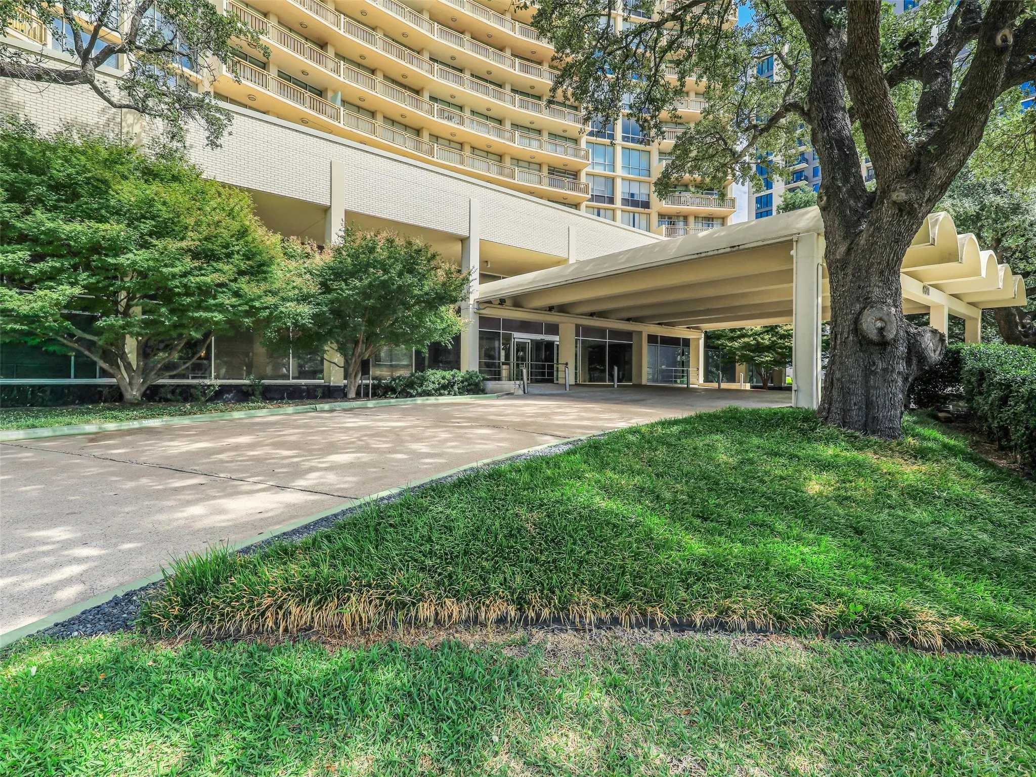 HOA dues cover ALL utilities: electricity, water, sewer, trash, high-speed internet & Wi-Fi plus structure insurance, property management & amenities-see attached flyer. Assigned parking spot in the covered underground garage included!
