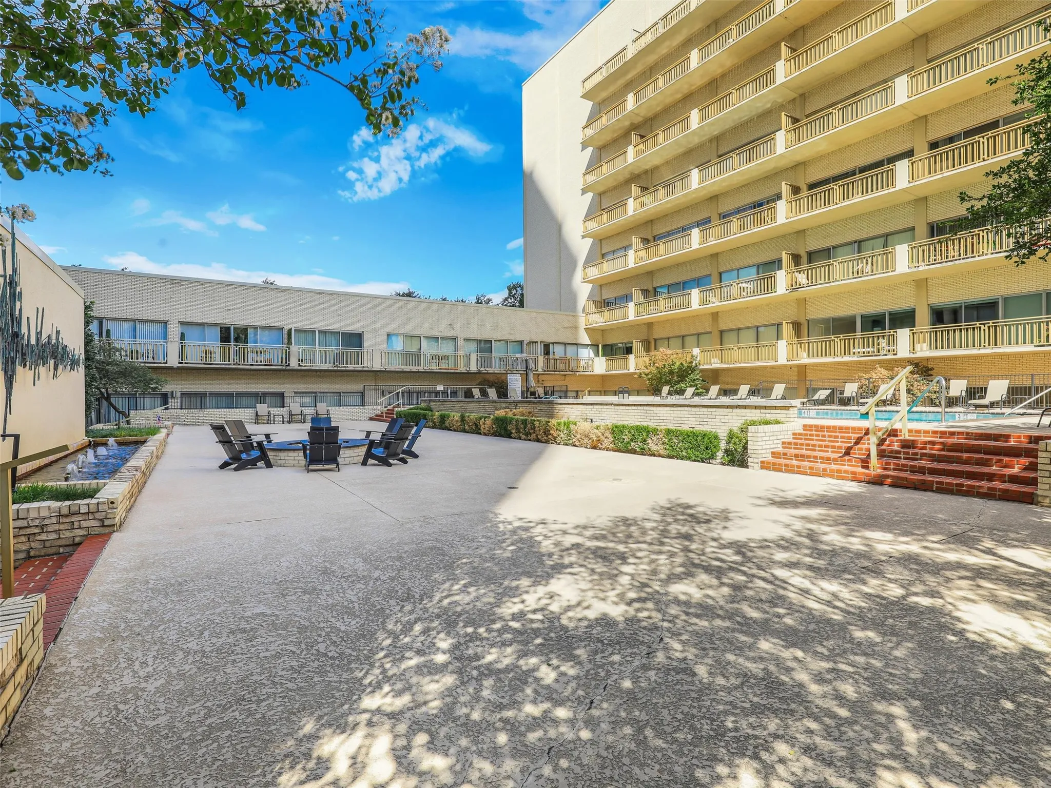 Preston Tower offers elevated, low-maintenance lifestyle: 24hr concierge & security, pool with fire pit & courtyard lounge, fitness center, tennis & pickleball court, dog park, community club room with library & car wash bay. First two floors offer on-site conveniences incl a coffee cafe, cocktail lounge, salons, barber shop, flower shop & more.
