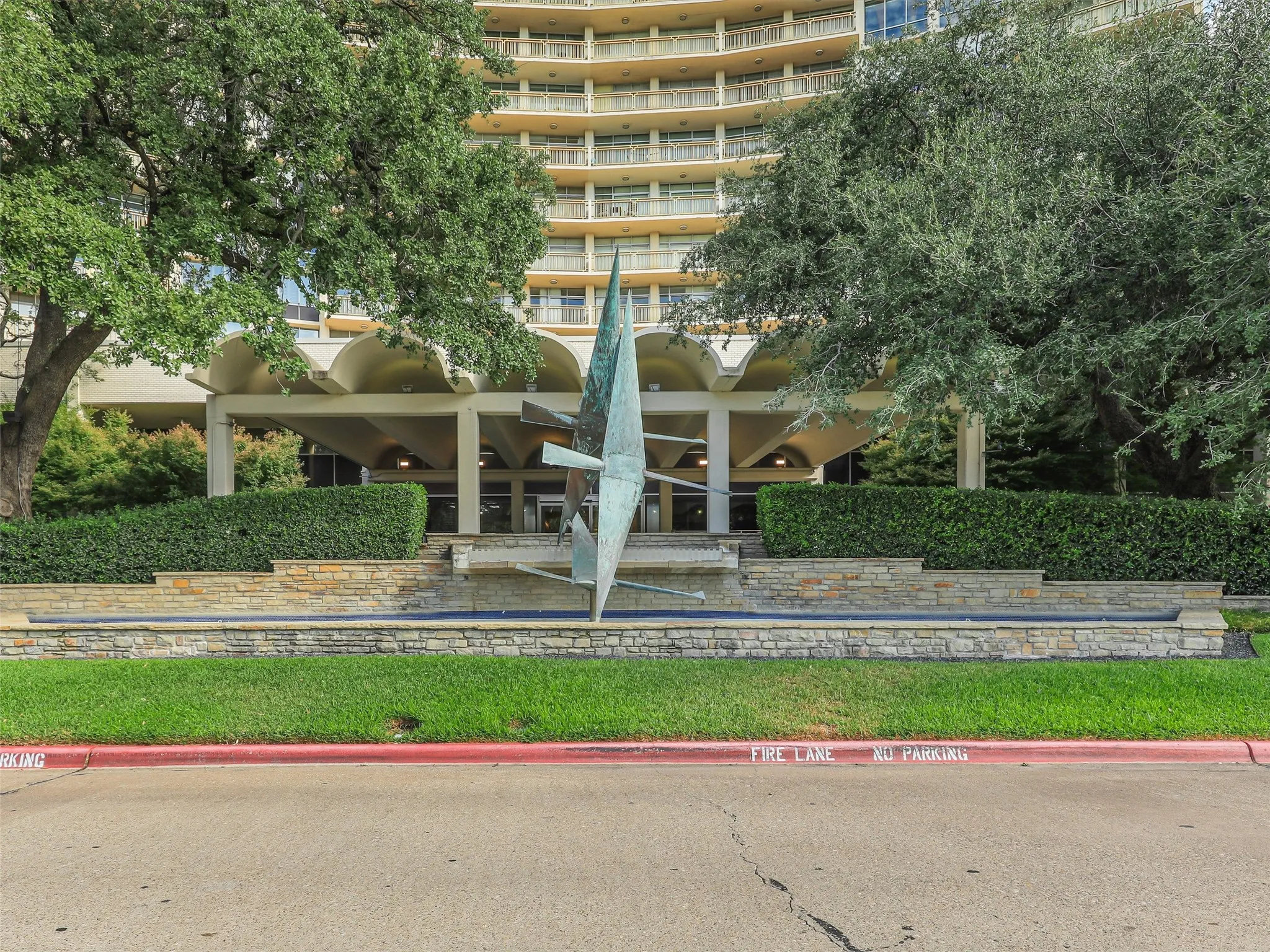 Iconic entrance for this midcentry modern building.