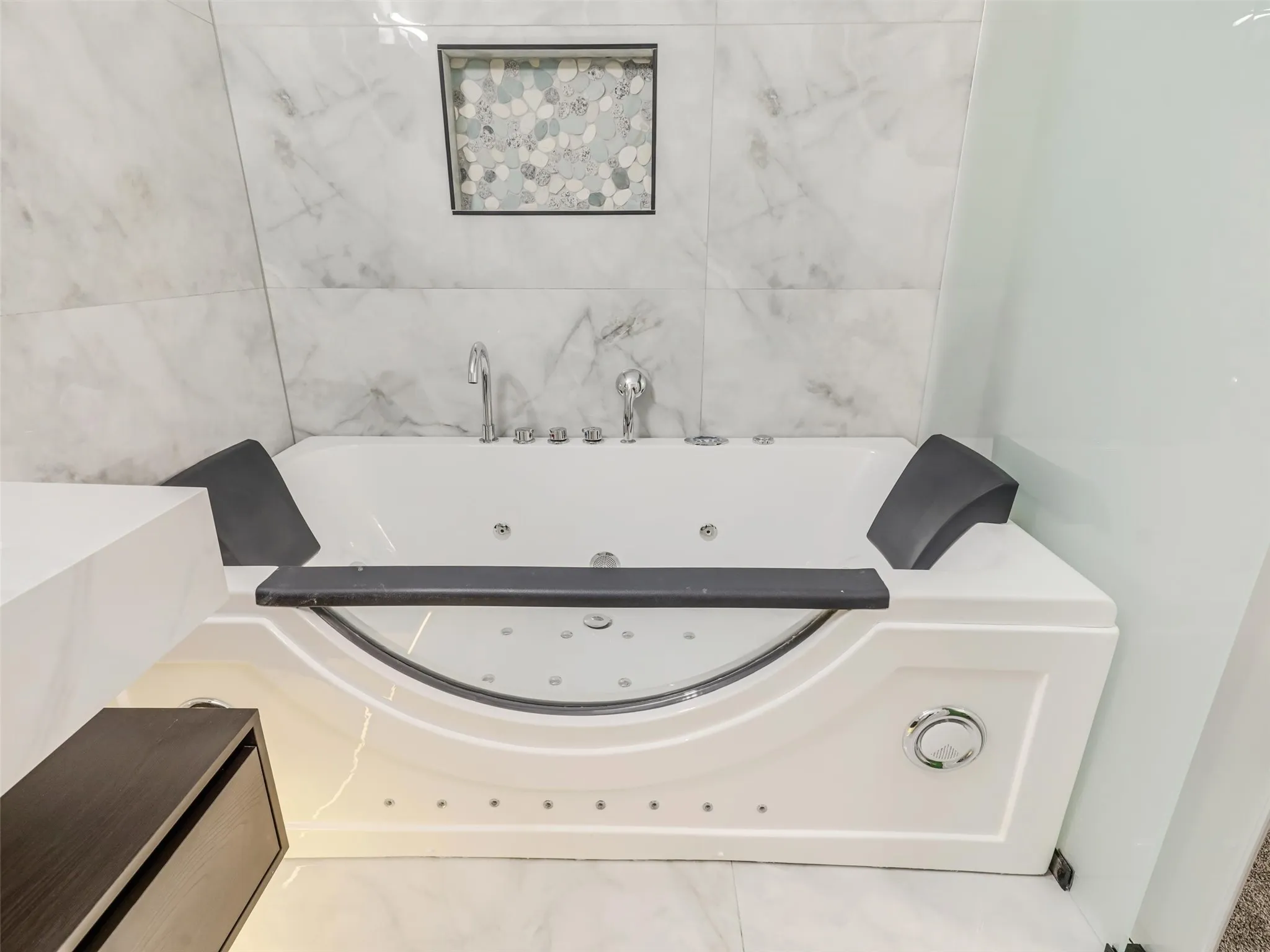 Second primary bathroom - recently updated with floating vanity and jetted tub