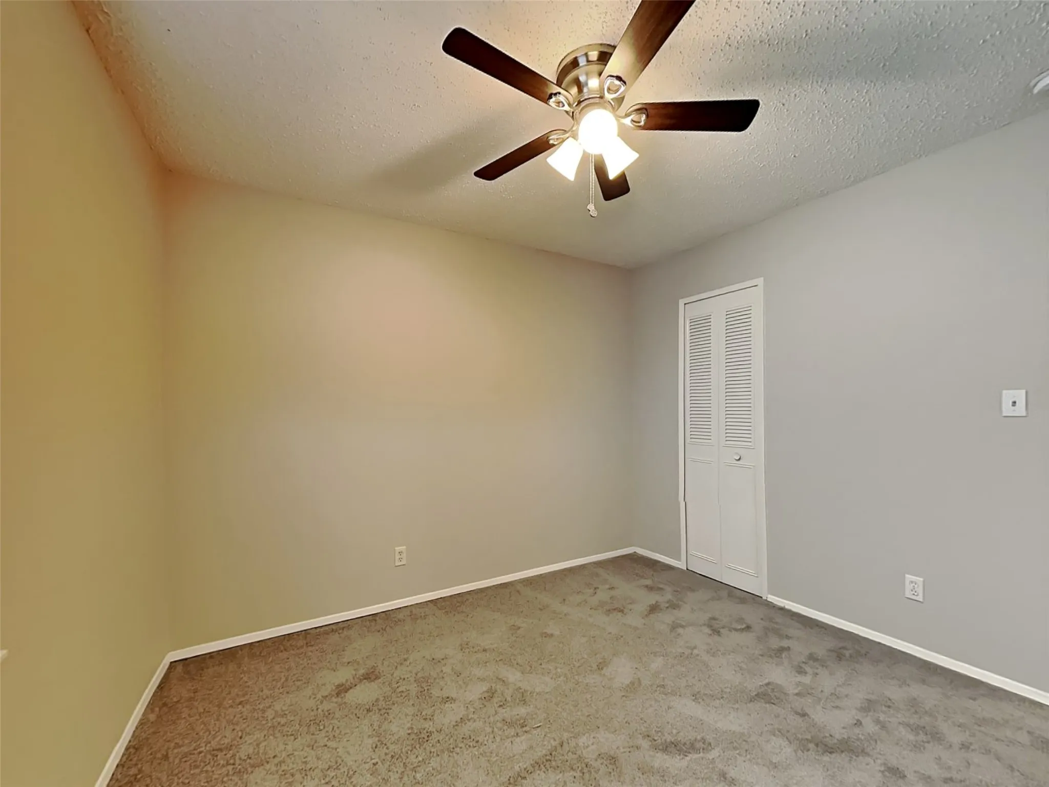 Single Family Residence For Rent in Dallas County , 4015 Hartford Drive, Garland, Texas 75043, 3 Bedroom, 2 Bathroom, 1 Garage spaces, 1,286 Sqft, built in 1971, mls#21391977, Real Estate Agent in Garland, Homes For Rent in Dallas county, Homes For Rent in Garland, Realtor in Garland Texas, Real Estate Brokerage Independent Realty Texas, Luminita Cordes Realtor
