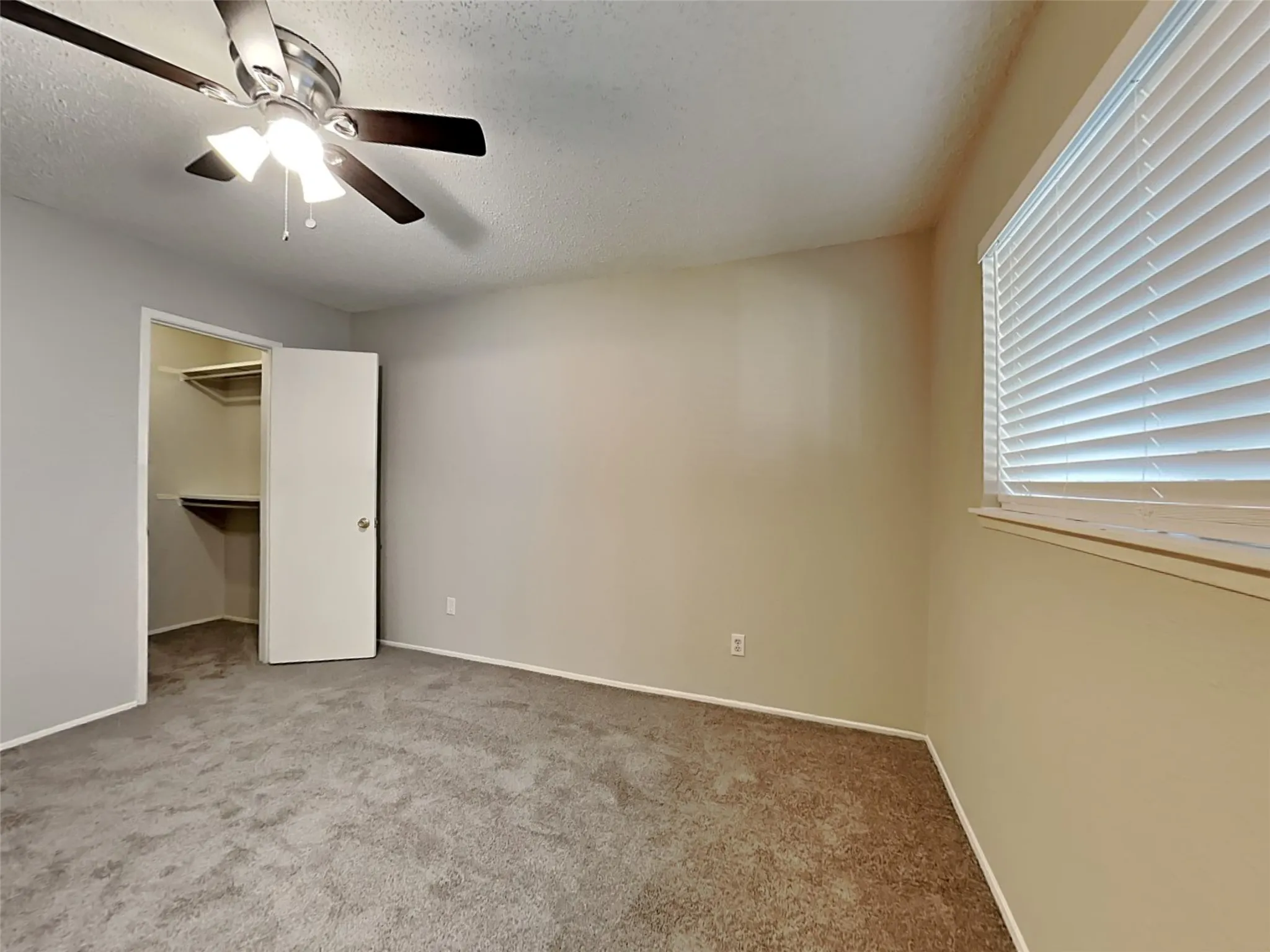 Single Family Residence For Rent in Dallas County , 4015 Hartford Drive, Garland, Texas 75043, 3 Bedroom, 2 Bathroom, 1 Garage spaces, 1,286 Sqft, built in 1971, mls#21391977, Real Estate Agent in Garland, Homes For Rent in Dallas county, Homes For Rent in Garland, Realtor in Garland Texas, Real Estate Brokerage Independent Realty Texas, Luminita Cordes Realtor