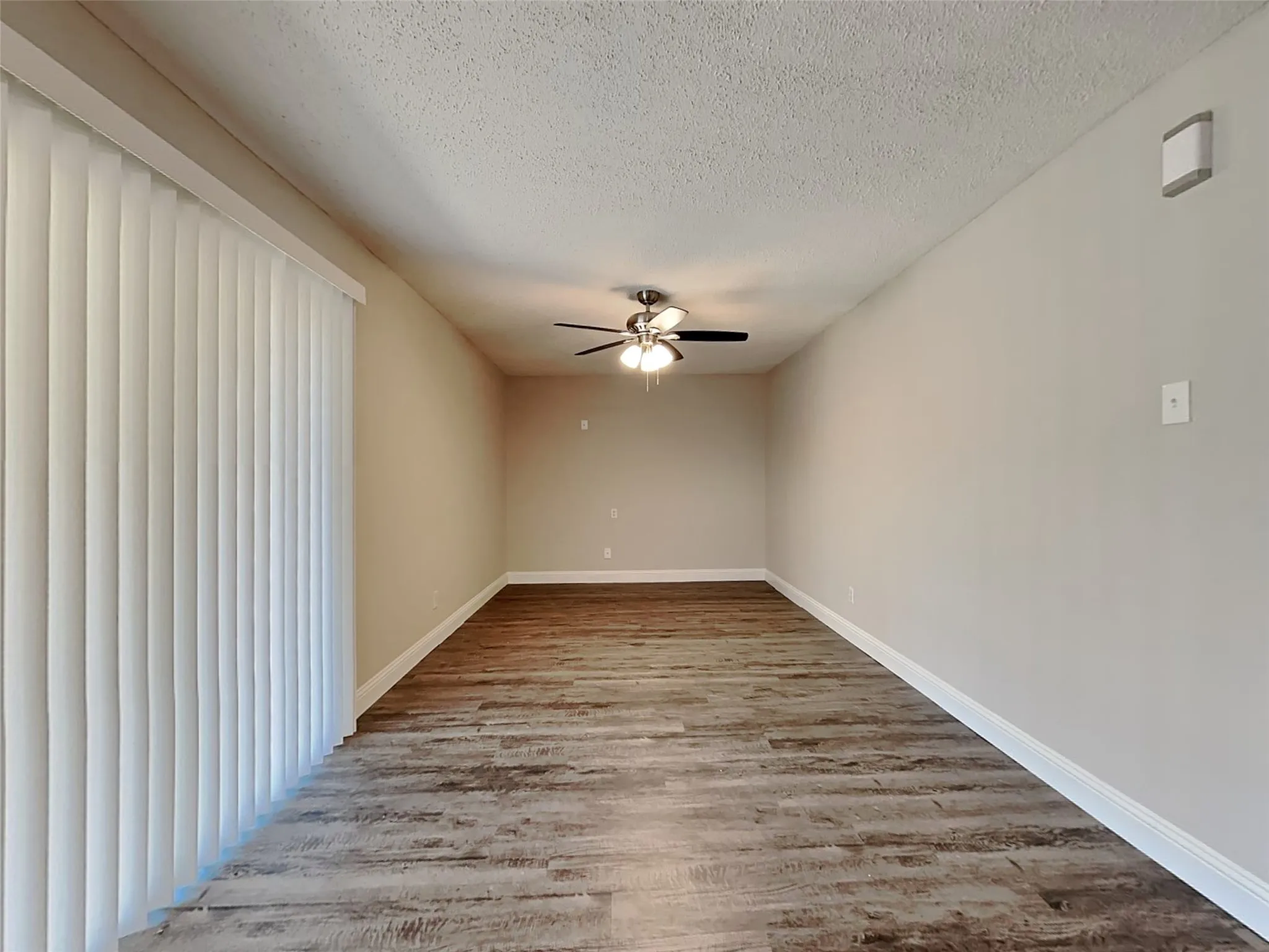 Single Family Residence For Rent in Dallas County , 4015 Hartford Drive, Garland, Texas 75043, 3 Bedroom, 2 Bathroom, 1 Garage spaces, 1,286 Sqft, built in 1971, mls#21391977, Real Estate Agent in Garland, Homes For Rent in Dallas county, Homes For Rent in Garland, Realtor in Garland Texas, Real Estate Brokerage Independent Realty Texas, Luminita Cordes Realtor
