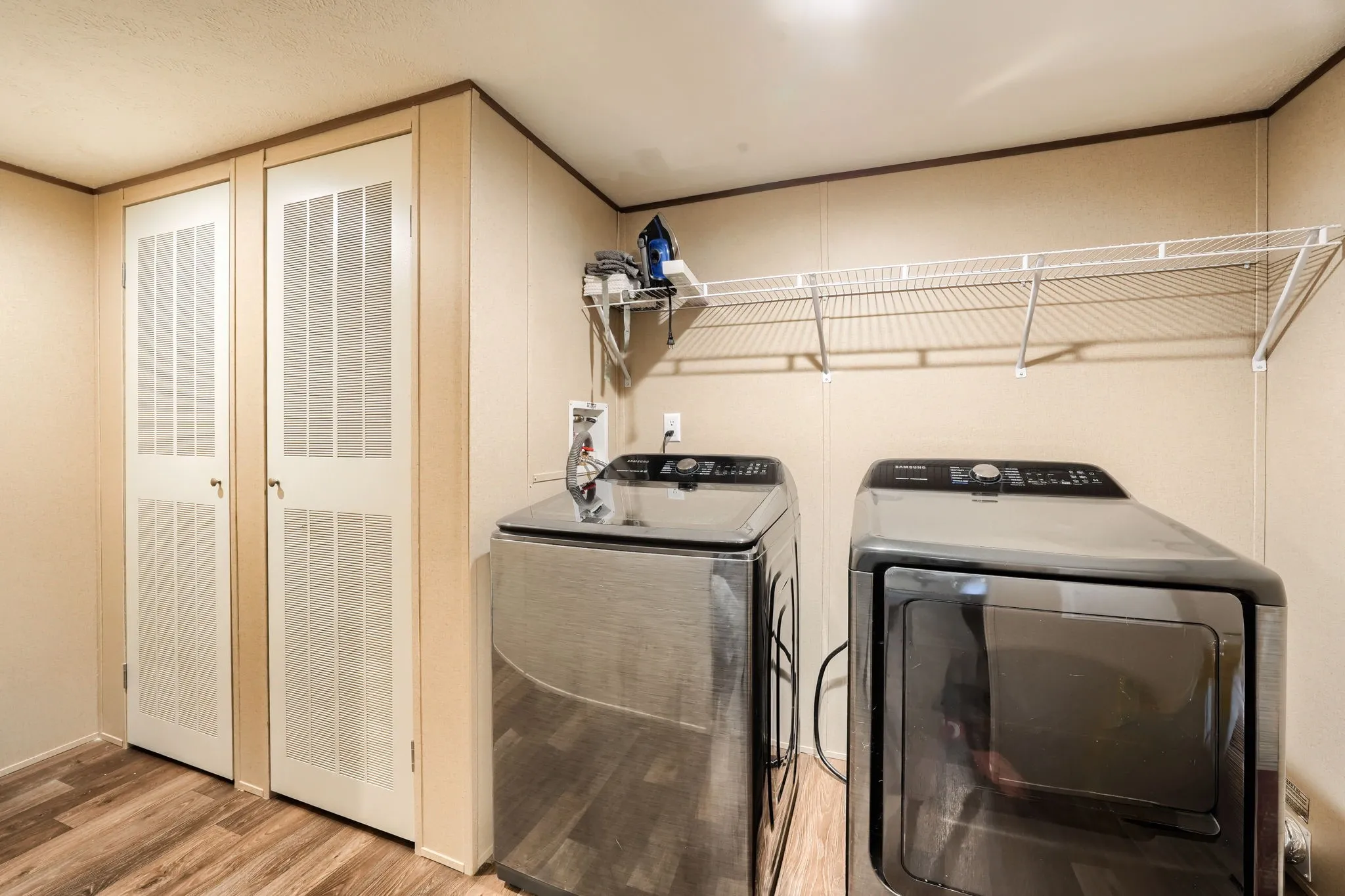 Manufactured Home For Sale in Hunt County , 1808 Grady Road, Hawk Cove, Texas 75474, 4 Bedroom, 2 Bathroom, Garage spaces, 1,475 Sqft, built in 2025, mls#21389829, Real Estate Agent in Hawk Cove, Homes For Sale in Hunt county, Homes For Sale in Hawk Cove, Realtor in Hawk Cove Texas, Real Estate Brokerage Independent Realty Texas, Luminita Cordes Realtor
