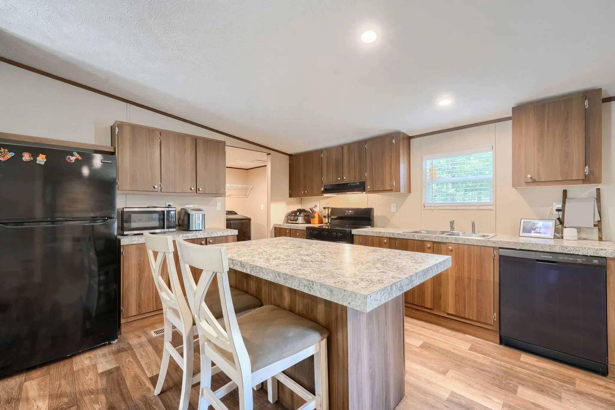 Manufactured Home For Sale in Hunt County , 1808 Grady Road, Hawk Cove, Texas 75474, 4 Bedroom, 2 Bathroom, Garage spaces, 1,475 Sqft, built in 2025, mls#21389829, Real Estate Agent in Hawk Cove, Homes For Sale in Hunt county, Homes For Sale in Hawk Cove, Realtor in Hawk Cove Texas, Real Estate Brokerage Independent Realty Texas, Luminita Cordes Realtor