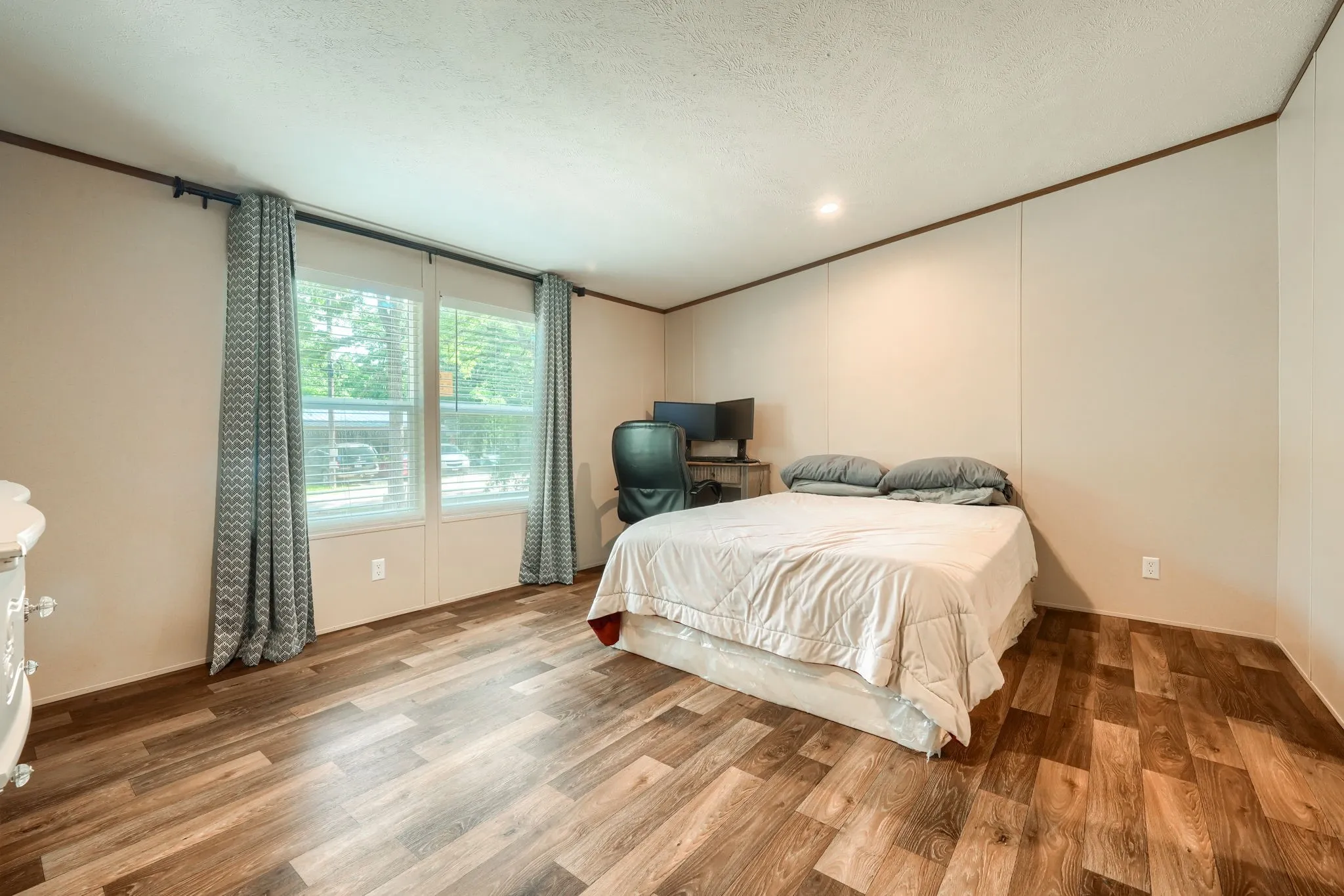 Manufactured Home For Sale in Hunt County , 1808 Grady Road, Hawk Cove, Texas 75474, 4 Bedroom, 2 Bathroom, Garage spaces, 1,475 Sqft, built in 2025, mls#21389829, Real Estate Agent in Hawk Cove, Homes For Sale in Hunt county, Homes For Sale in Hawk Cove, Realtor in Hawk Cove Texas, Real Estate Brokerage Independent Realty Texas, Luminita Cordes Realtor