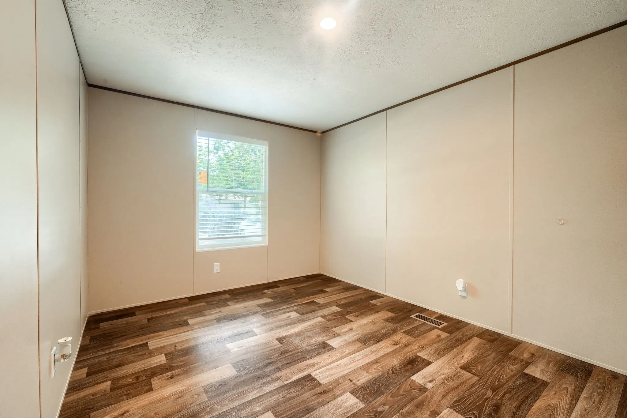 Manufactured Home For Sale in Hunt County , 1808 Grady Road, Hawk Cove, Texas 75474, 4 Bedroom, 2 Bathroom, Garage spaces, 1,475 Sqft, built in 2025, mls#21389829, Real Estate Agent in Hawk Cove, Homes For Sale in Hunt county, Homes For Sale in Hawk Cove, Realtor in Hawk Cove Texas, Real Estate Brokerage Independent Realty Texas, Luminita Cordes Realtor