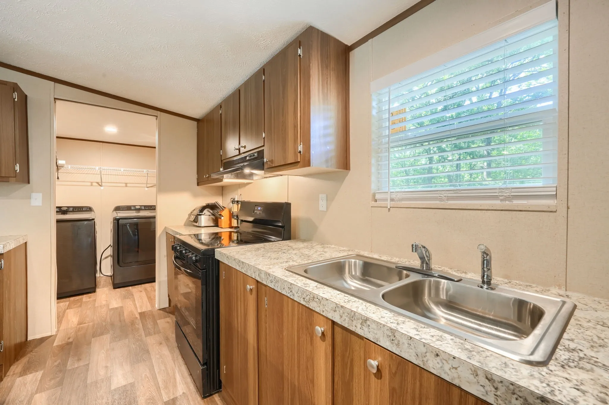 Manufactured Home For Sale in Hunt County , 1808 Grady Road, Hawk Cove, Texas 75474, 4 Bedroom, 2 Bathroom, Garage spaces, 1,475 Sqft, built in 2025, mls#21389829, Real Estate Agent in Hawk Cove, Homes For Sale in Hunt county, Homes For Sale in Hawk Cove, Realtor in Hawk Cove Texas, Real Estate Brokerage Independent Realty Texas, Luminita Cordes Realtor