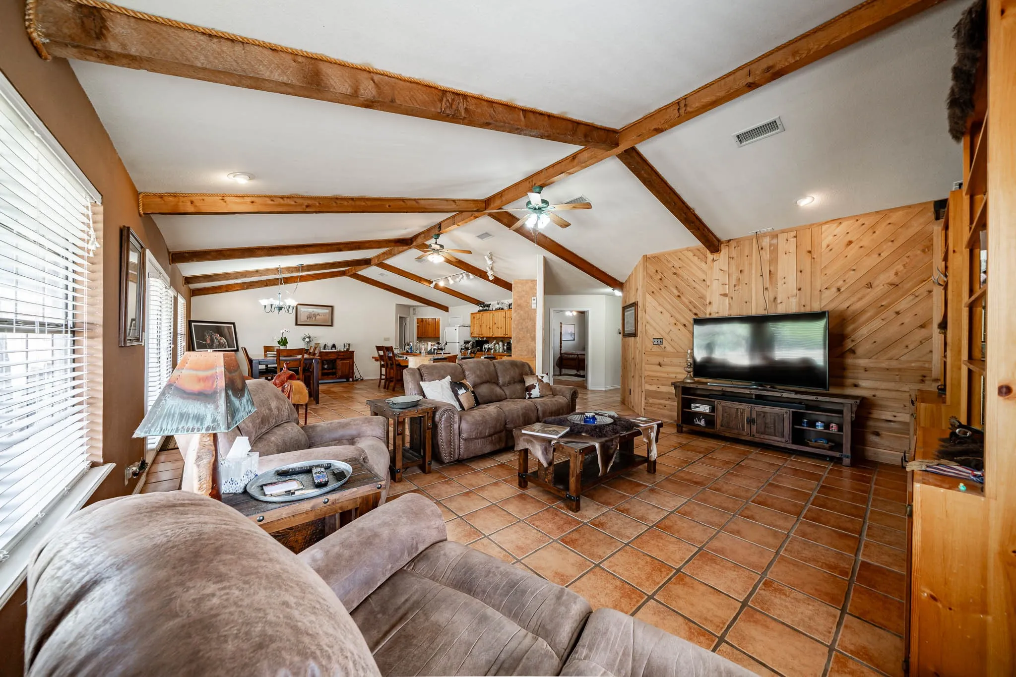 Farm For Sale in Jones County , 3000 FM 1636, Stamford, Texas 79553, 4 Bedroom, 3 Bathroom, Garage spaces, 2,496 Sqft, built in 1998, mls#21391462, Real Estate Agent in Stamford, Homes For Sale in Jones county, Homes For Sale in Stamford, Realtor in Stamford Texas, Real Estate Brokerage Independent Realty Texas, Luminita Cordes Realtor