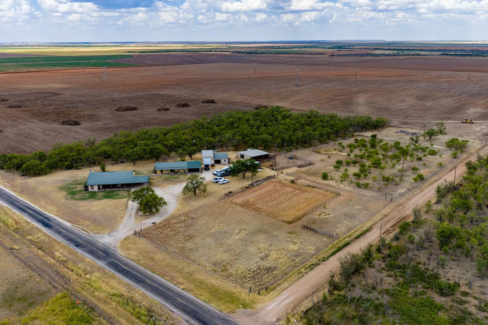 Farm For Sale in Jones County , 3000 FM 1636, Stamford, Texas 79553, 4 Bedroom, 3 Bathroom, Garage spaces, 2,496 Sqft, built in 1998, mls#21391462, Real Estate Agent in Stamford, Homes For Sale in Jones county, Homes For Sale in Stamford, Realtor in Stamford Texas, Real Estate Brokerage Independent Realty Texas, Luminita Cordes Realtor