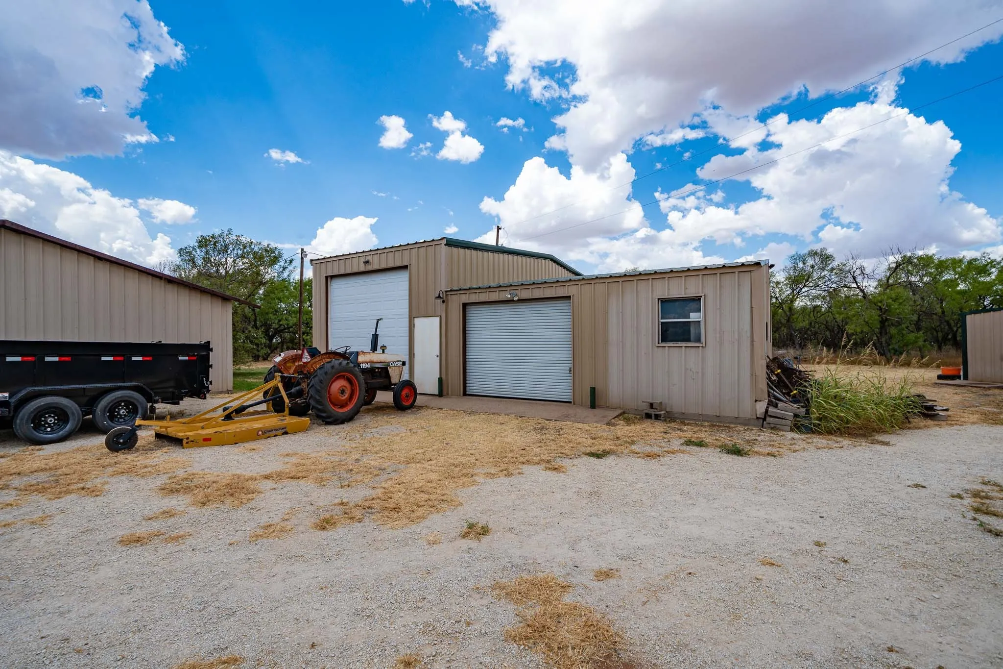 Farm For Sale in Jones County , 3000 FM 1636, Stamford, Texas 79553, 4 Bedroom, 3 Bathroom, Garage spaces, 2,496 Sqft, built in 1998, mls#21391462, Real Estate Agent in Stamford, Homes For Sale in Jones county, Homes For Sale in Stamford, Realtor in Stamford Texas, Real Estate Brokerage Independent Realty Texas, Luminita Cordes Realtor
