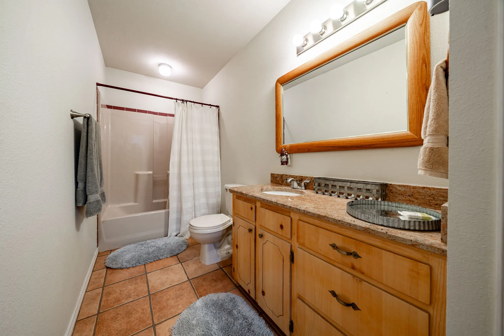 Farm For Sale in Jones County , 3000 FM 1636, Stamford, Texas 79553, 4 Bedroom, 3 Bathroom, Garage spaces, 2,496 Sqft, built in 1998, mls#21391462, Real Estate Agent in Stamford, Homes For Sale in Jones county, Homes For Sale in Stamford, Realtor in Stamford Texas, Real Estate Brokerage Independent Realty Texas, Luminita Cordes Realtor