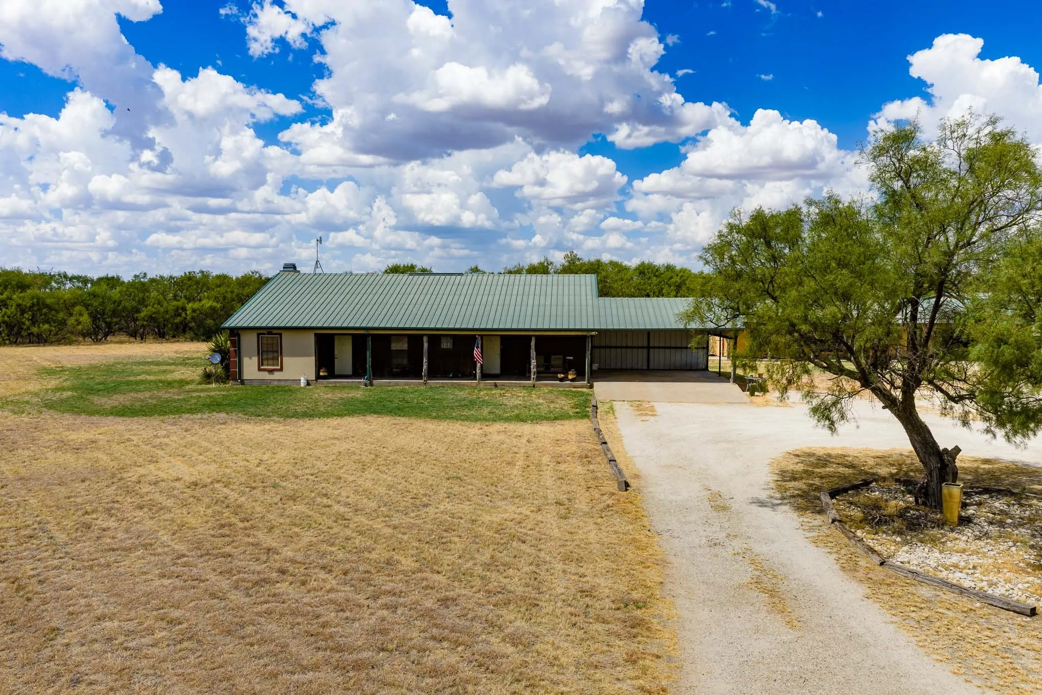 Farm For Sale in Jones County , 3000 FM 1636, Stamford, Texas 79553, 4 Bedroom, 3 Bathroom, Garage spaces, 2,496 Sqft, built in 1998, mls#21391462, Real Estate Agent in Stamford, Homes For Sale in Jones county, Homes For Sale in Stamford, Realtor in Stamford Texas, Real Estate Brokerage Independent Realty Texas, Luminita Cordes Realtor