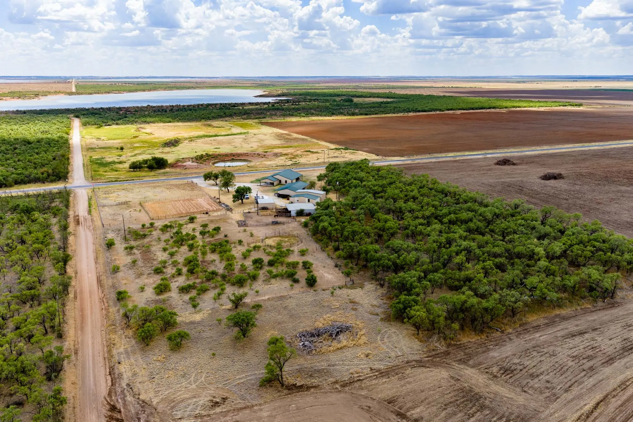 Farm For Sale in Jones County , 3000 FM 1636, Stamford, Texas 79553, 4 Bedroom, 3 Bathroom, Garage spaces, 2,496 Sqft, built in 1998, mls#21391462, Real Estate Agent in Stamford, Homes For Sale in Jones county, Homes For Sale in Stamford, Realtor in Stamford Texas, Real Estate Brokerage Independent Realty Texas, Luminita Cordes Realtor